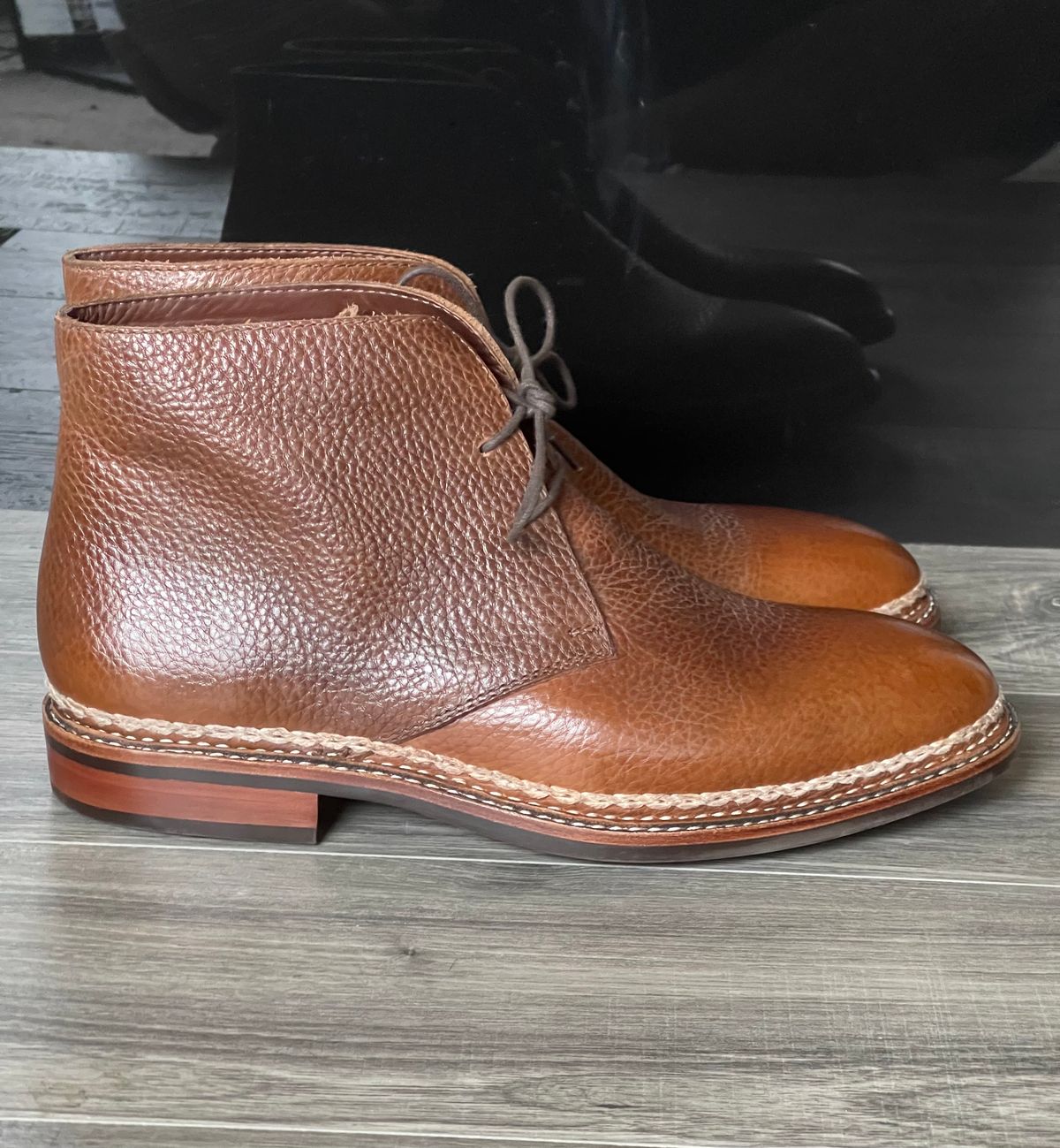 Photo by ifticar2 on October 2, 2022 of the Blkbrd Shoemaker Fenrir Chukka Boot in Unlisted Leather.
