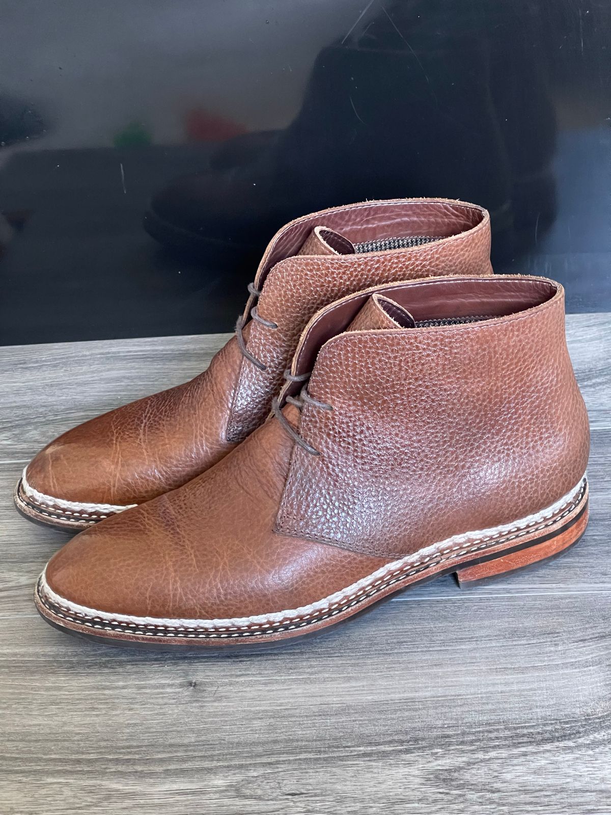 Photo by ifticar2 on November 1, 2022 of the Blkbrd Shoemaker Fenrir Chukka Boot in Unlisted Leather.