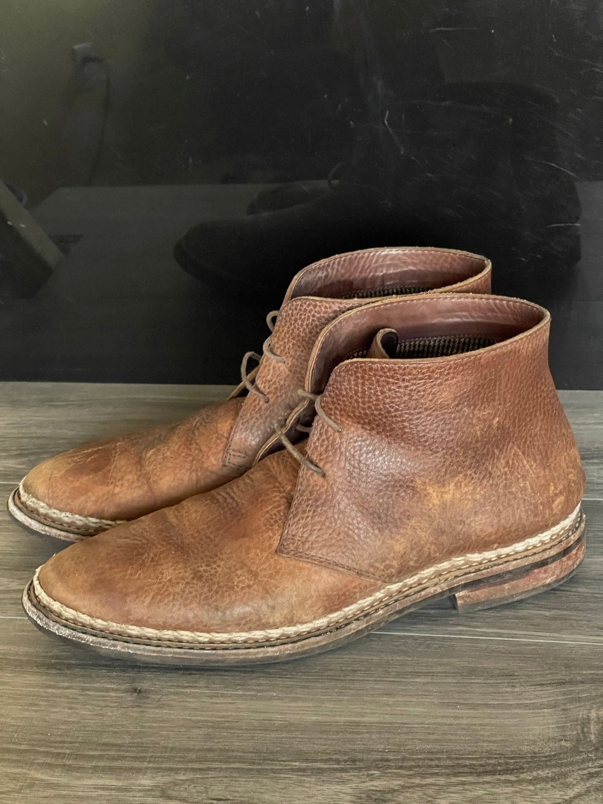 Photo by ifticar2 on December 4, 2022 of the Blkbrd Shoemaker Fenrir Chukka Boot in Unlisted Leather.