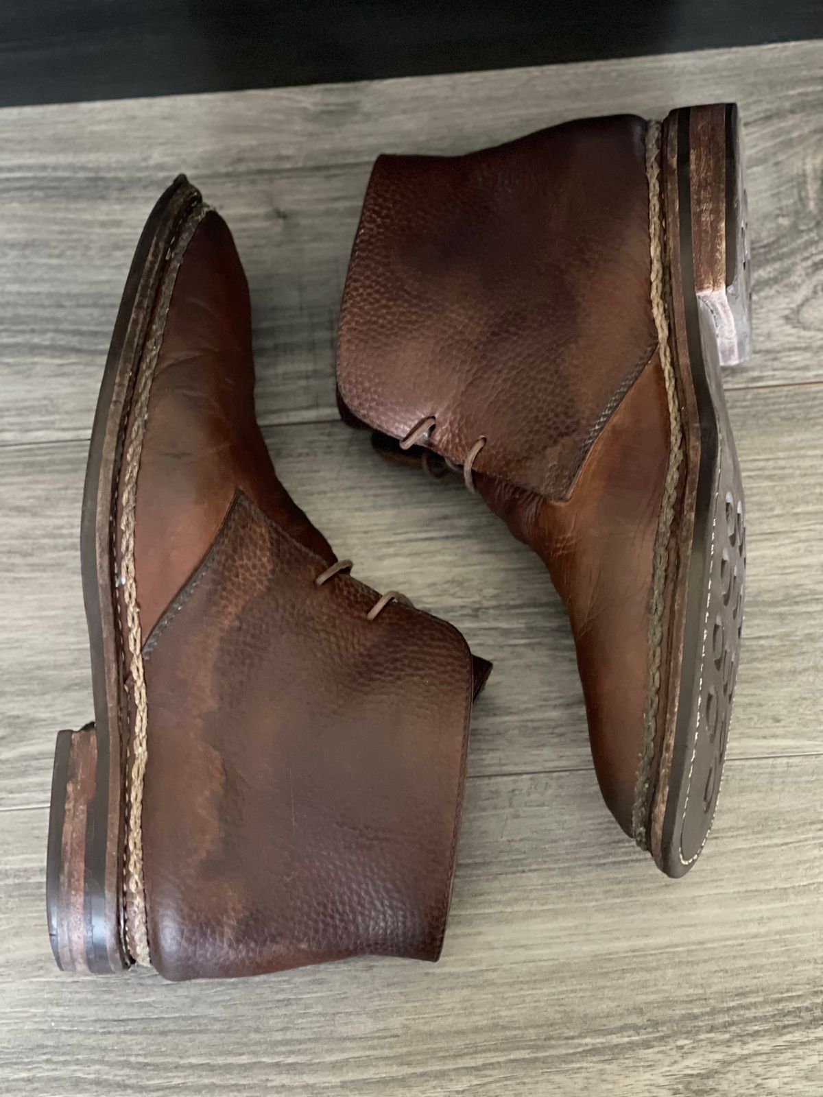 Photo by ifticar2 on April 5, 2023 of the Blkbrd Shoemaker Fenrir Chukka Boot in Unlisted Leather.