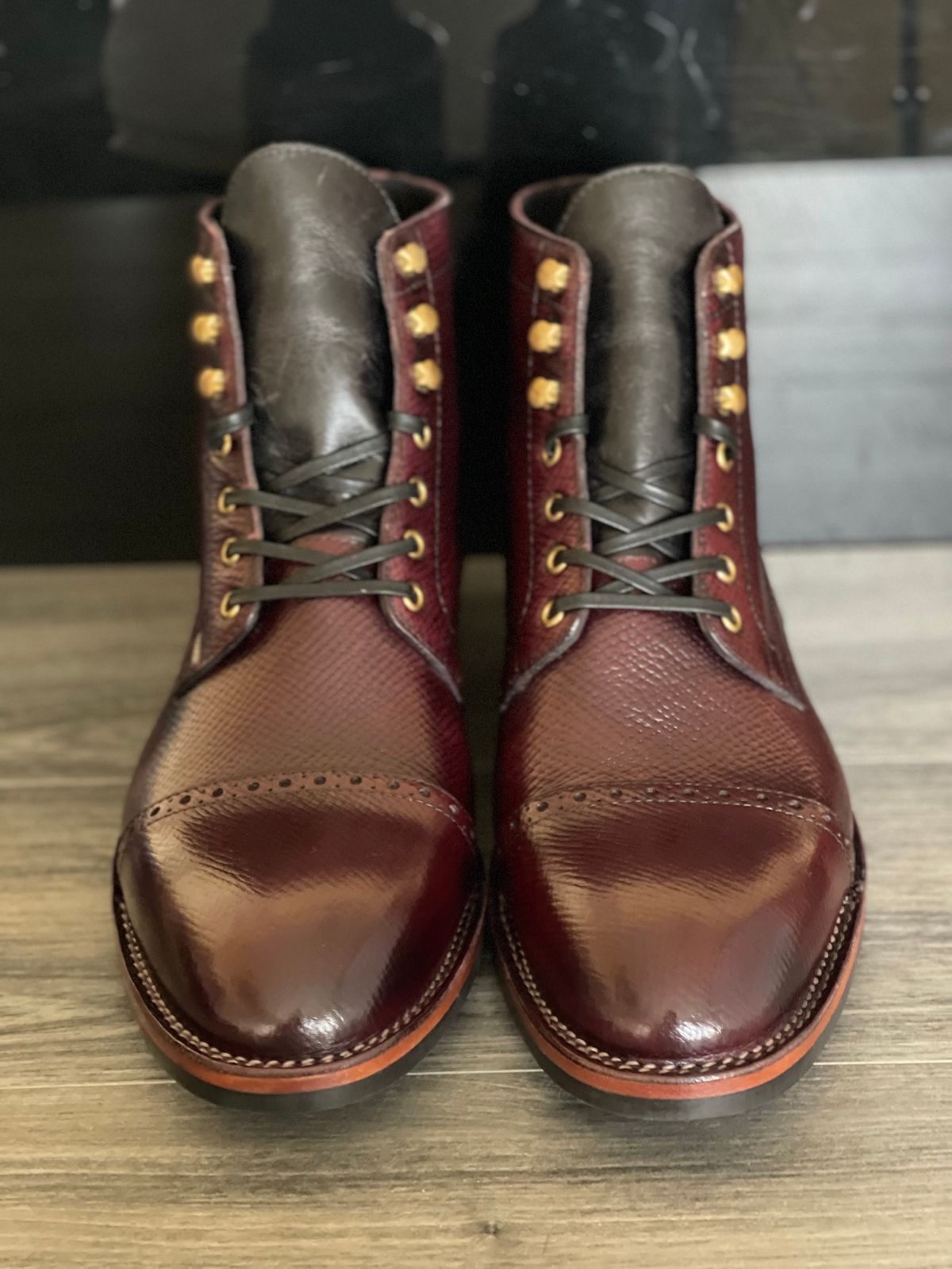 Photo by ifticar2 on October 2, 2023 of the Blkbrd Shoemaker Luchador Service Boot in Horween Dark Burgundy Pioneer Reindeer.