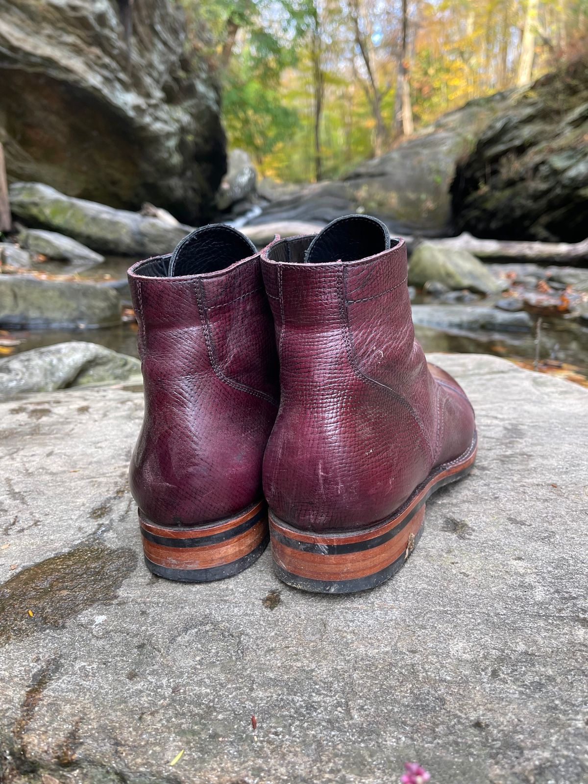 Photo by ifticar2 on November 9, 2023 of the Blkbrd Shoemaker Luchador Service Boot in Horween Dark Burgundy Pioneer Reindeer.