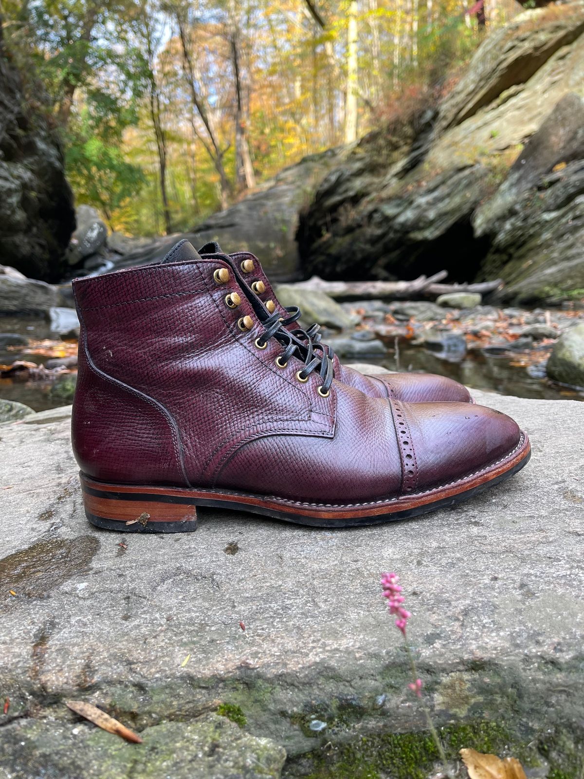 Photo by ifticar2 on November 9, 2023 of the Blkbrd Shoemaker Luchador Service Boot in Horween Dark Burgundy Pioneer Reindeer.