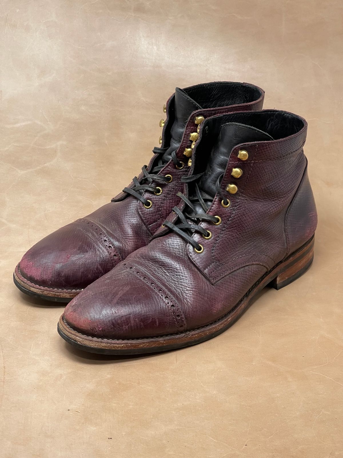 Photo by ifticar2 on December 6, 2023 of the Blkbrd Shoemaker Luchador Service Boot in Horween Dark Burgundy Pioneer Reindeer.