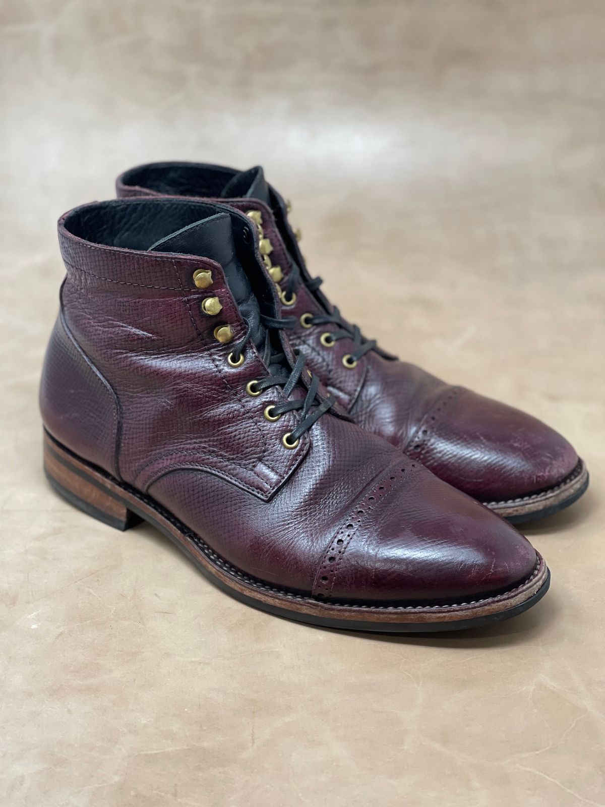 Photo by ifticar2 on January 6, 2024 of the Blkbrd Shoemaker Luchador Service Boot in Horween Dark Burgundy Pioneer Reindeer.