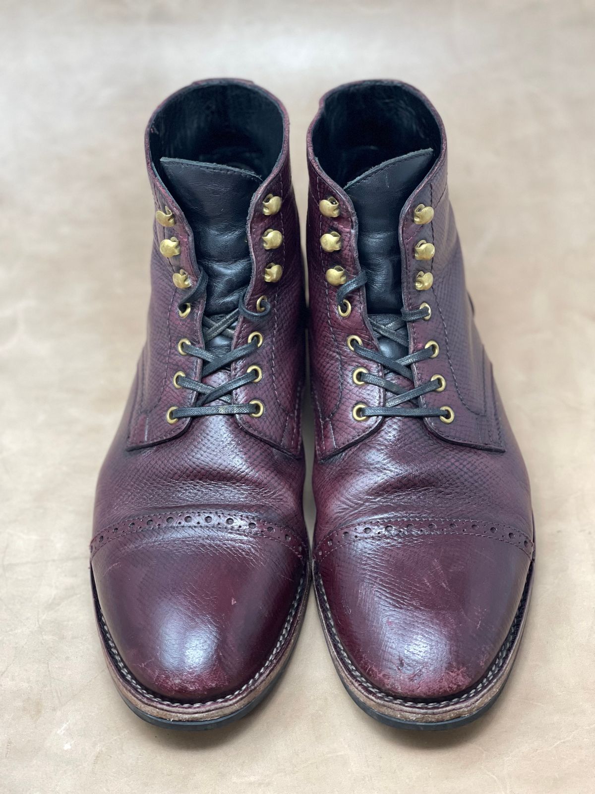 Photo by ifticar2 on January 6, 2024 of the Blkbrd Shoemaker Luchador Service Boot in Horween Dark Burgundy Pioneer Reindeer.