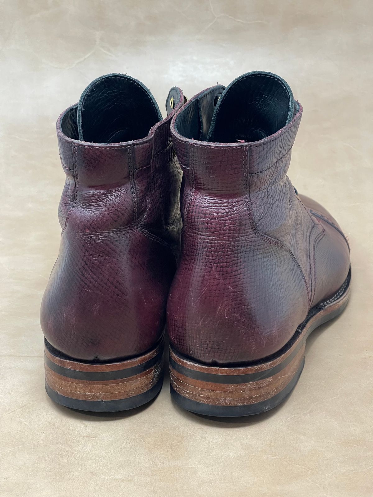 Photo by ifticar2 on February 5, 2024 of the Blkbrd Shoemaker Luchador Service Boot in Horween Dark Burgundy Pioneer Reindeer.