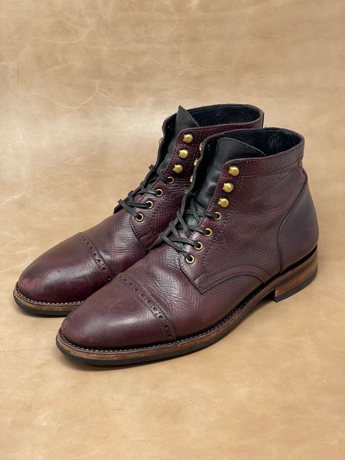 Photo by ifticar2 on February 5, 2024 of the Blkbrd Shoemaker Luchador Service Boot in Horween Dark Burgundy Pioneer Reindeer.