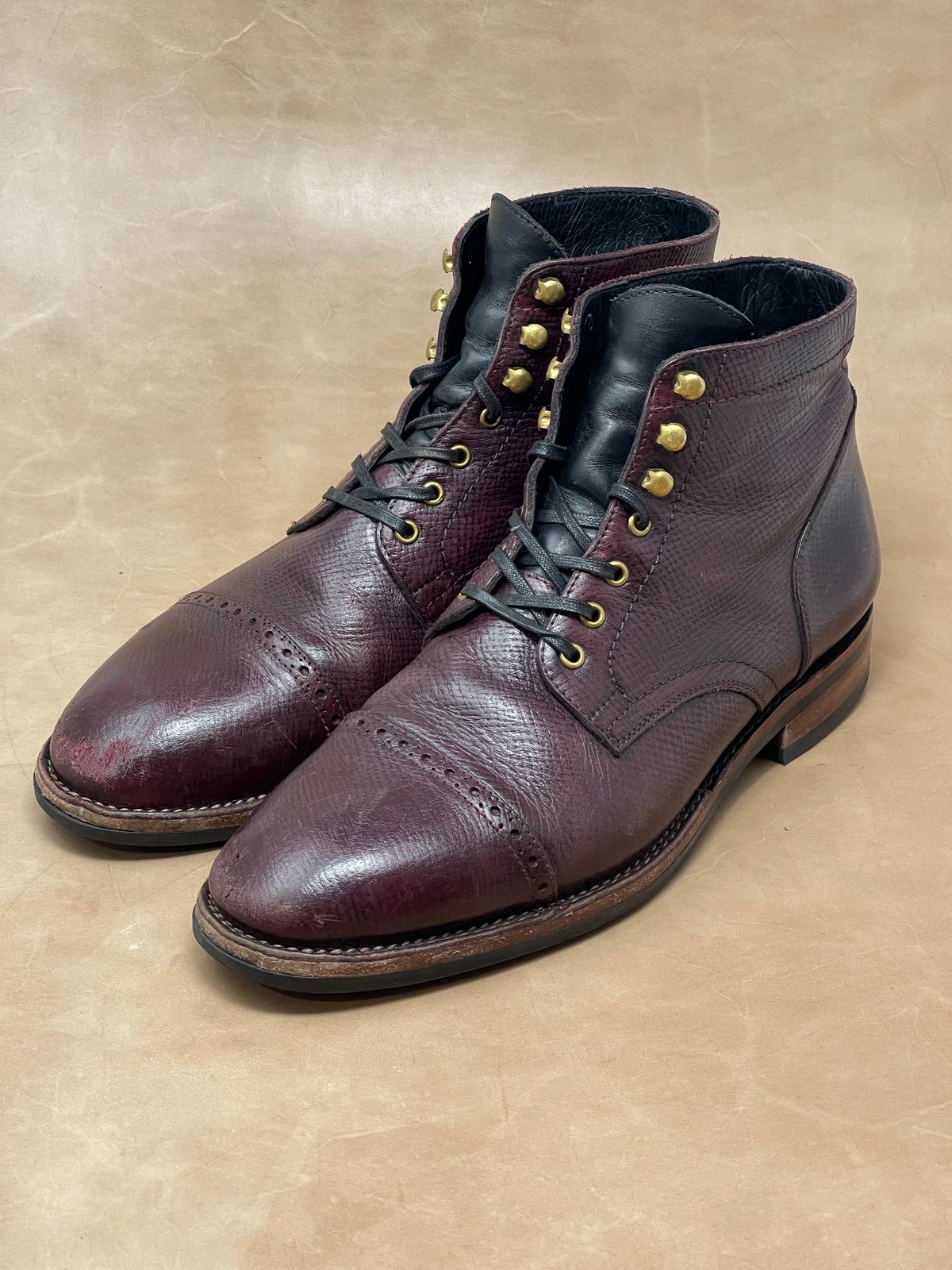 Photo by ifticar2 on March 4, 2024 of the Blkbrd Shoemaker Luchador Service Boot in Horween Dark Burgundy Pioneer Reindeer.