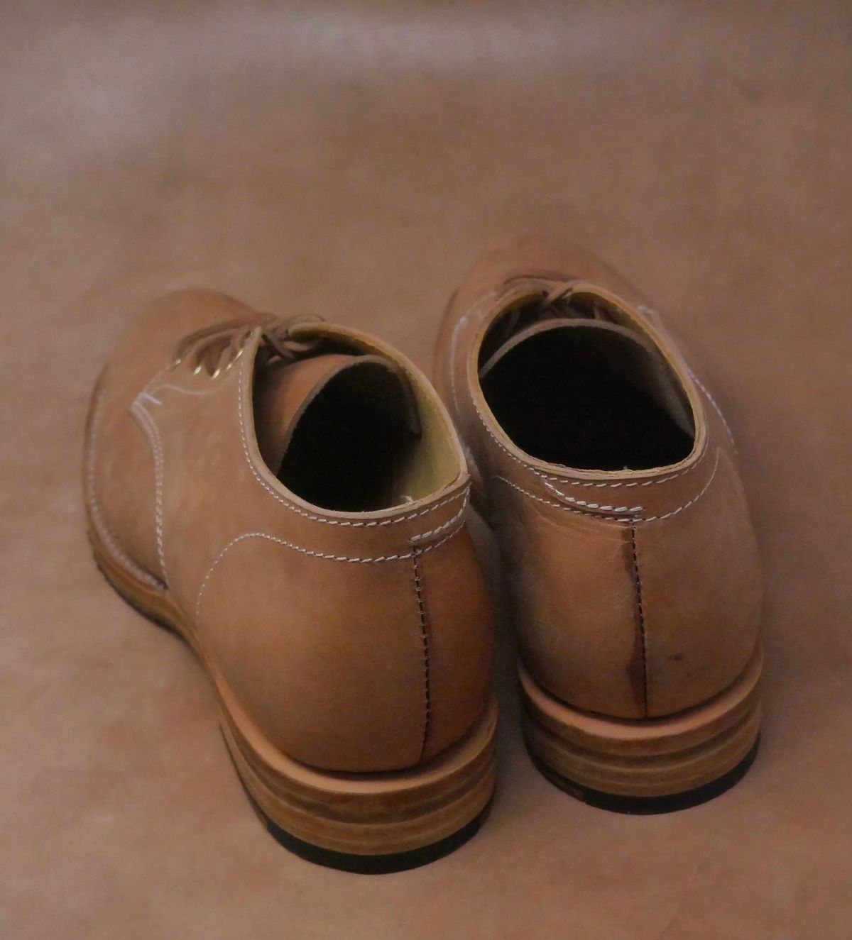 Photo by ifticar2 on October 7, 2024 of the Oldspeed Derby in Horween Russet Horsehide Strips.