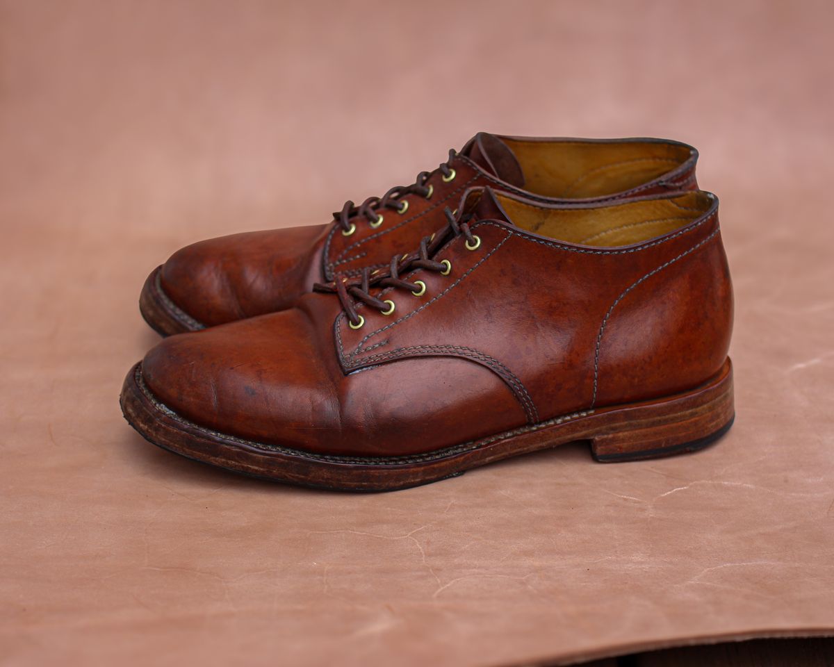 Photo by ifticar2 on April 3, 2025 of the Oldspeed Derby in Horween Russet Horsehide Strips.