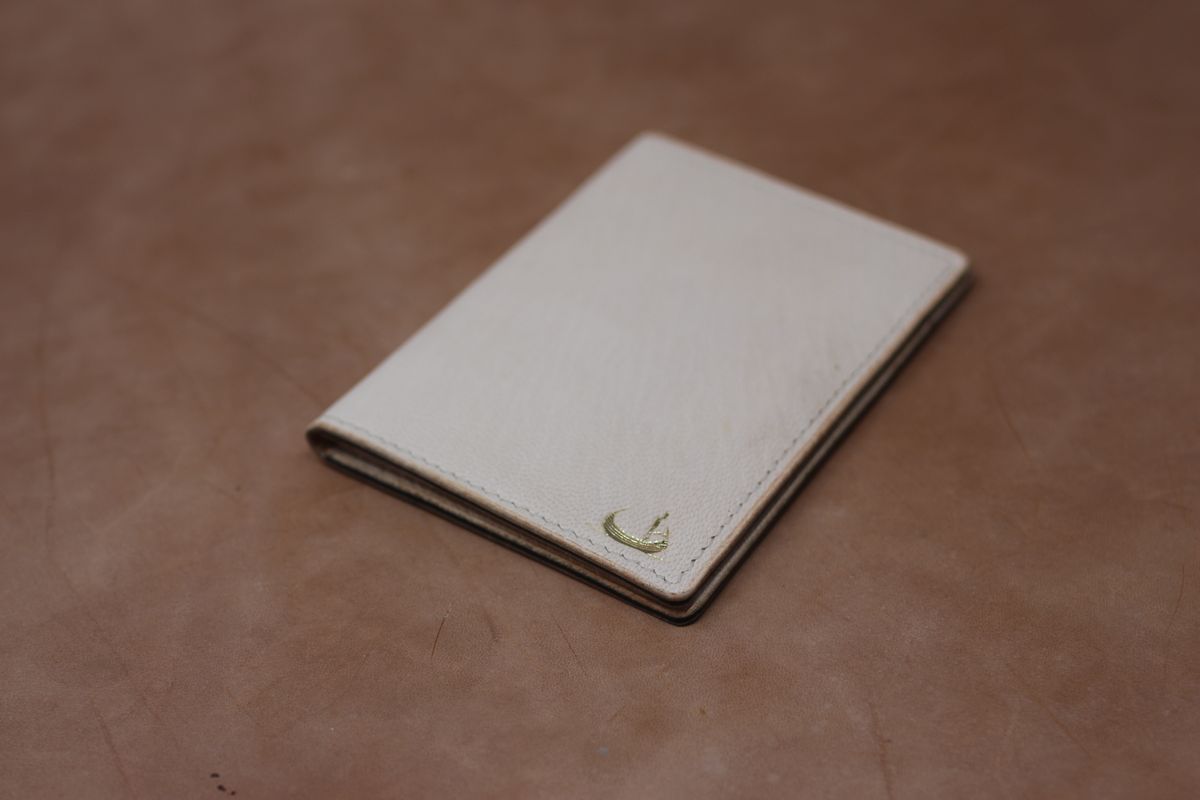 Photo by ifticar2 on October 5, 2025 of the Jatri Leather Big boi in Euro veg tanned Goat Skin.