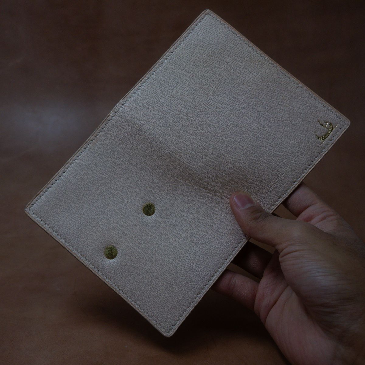 Photo by ifticar2 on November 6, 2025 of the Jatri Leather Big boi in Euro veg tanned Goat Skin.