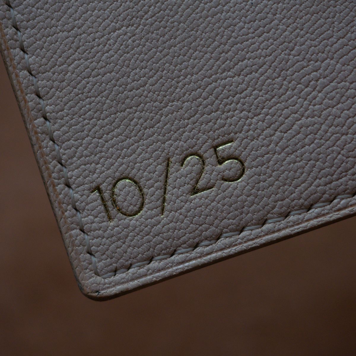 Photo by ifticar2 on November 6, 2025 of the Jatri Leather Big boi in Euro veg tanned Goat Skin.