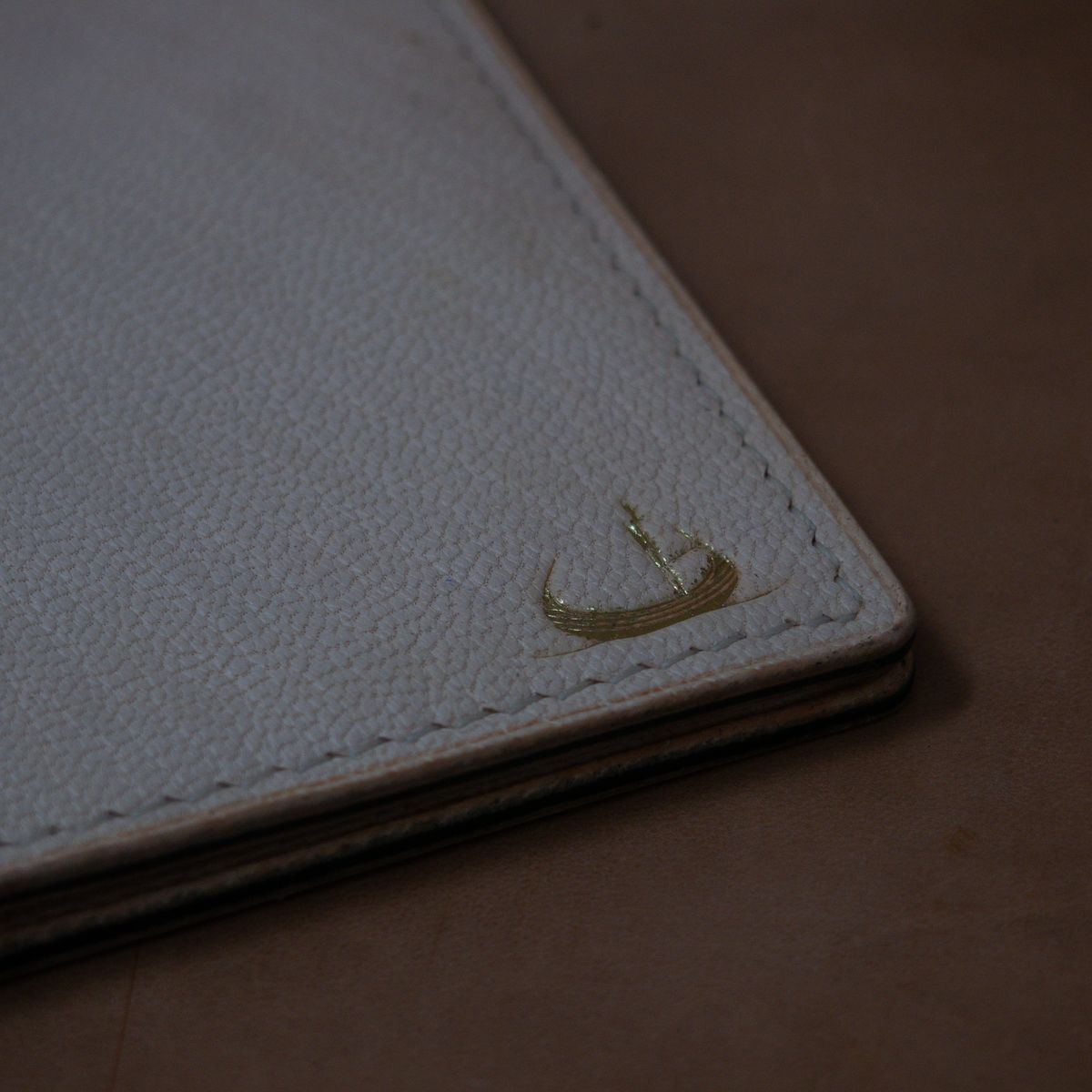 Photo by ifticar2 on November 6, 2025 of the Jatri Leather Big boi in Euro veg tanned Goat Skin.