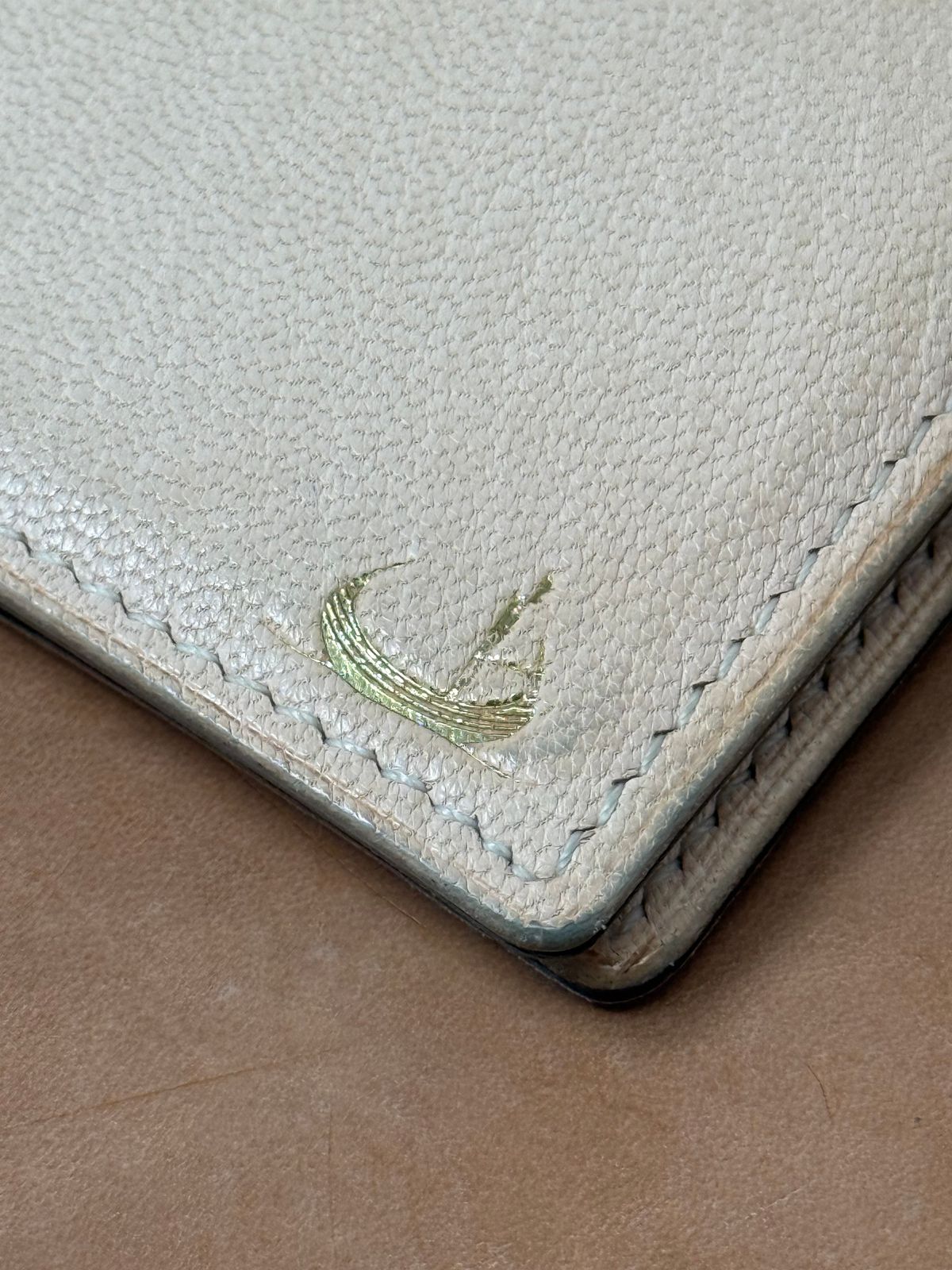 Photo by ifticar2 on December 5, 2025 of the Jatri Leather Big boi in Euro veg tanned Goat Skin.