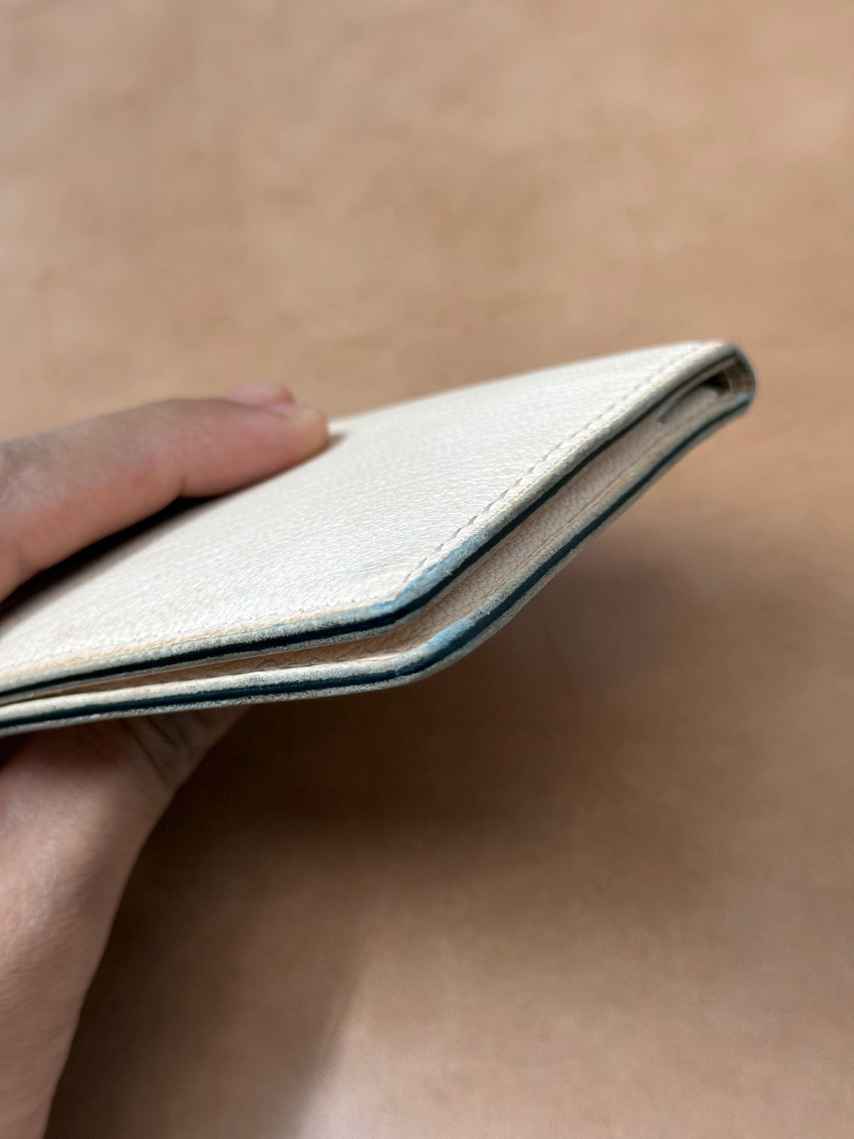 Photo by ifticar2 on December 5, 2025 of the Jatri Leather Big boi in Euro veg tanned Goat Skin.