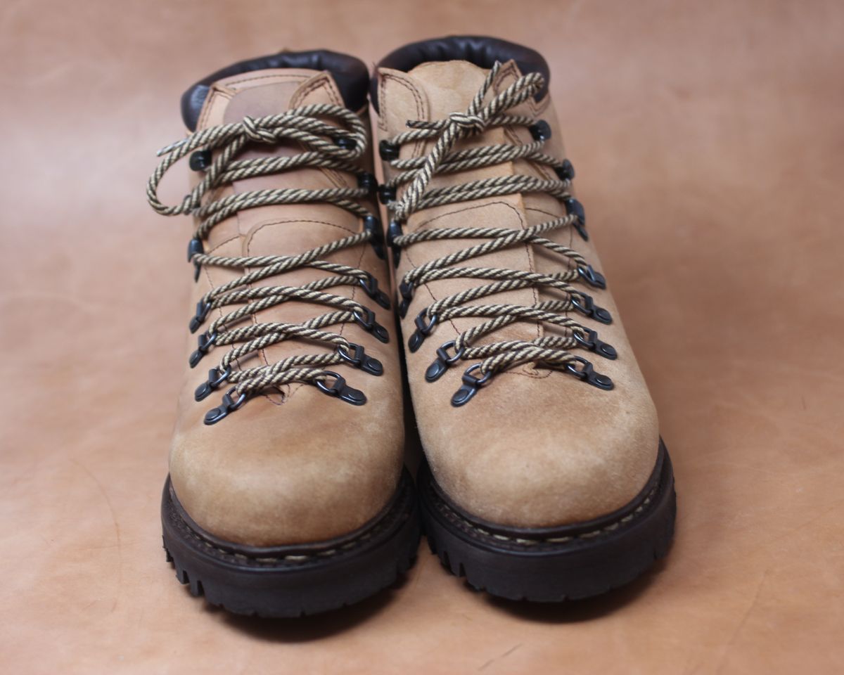 Photo by ifticar2 on October 5, 2025 of the Paraboot Avoriaz in Maryam Natural Waxed Reverse Horsebutt.