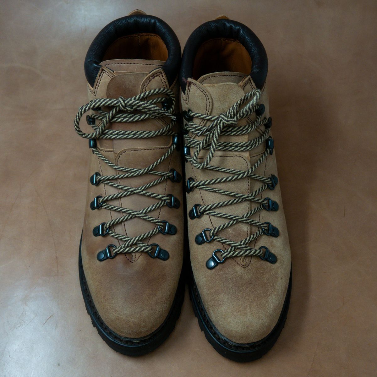 Photo by ifticar2 on November 2, 2025 of the Paraboot Avoriaz in Maryam Natural Waxed Reverse Horsebutt.