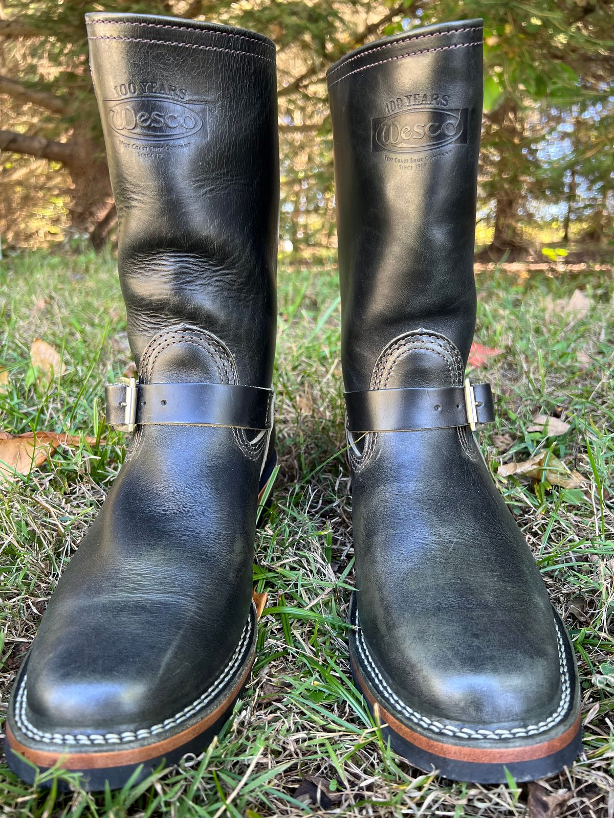 Photo by blackandbrownblues on October 1, 2025 of the Wesco Mister Lou in Maryam Petrolio Waxed Black Horsehide.