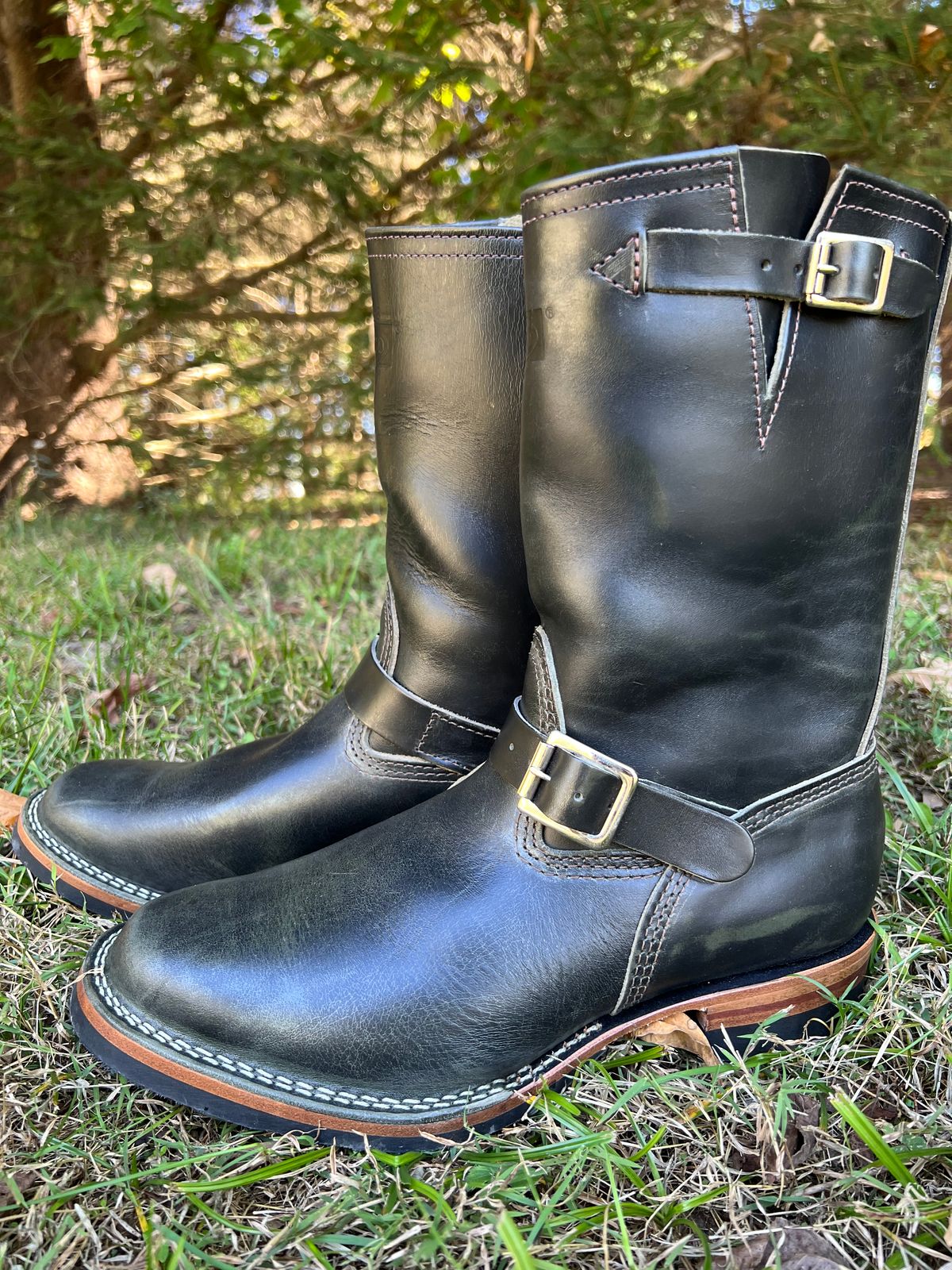 Photo by blackandbrownblues on October 1, 2025 of the Wesco Mister Lou in Maryam Petrolio Waxed Black Horsehide.
