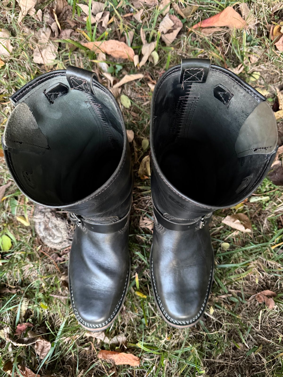 Photo by blackandbrownblues on November 5, 2025 of the Wesco Mister Lou in Maryam Petrolio Waxed Black Horsehide.