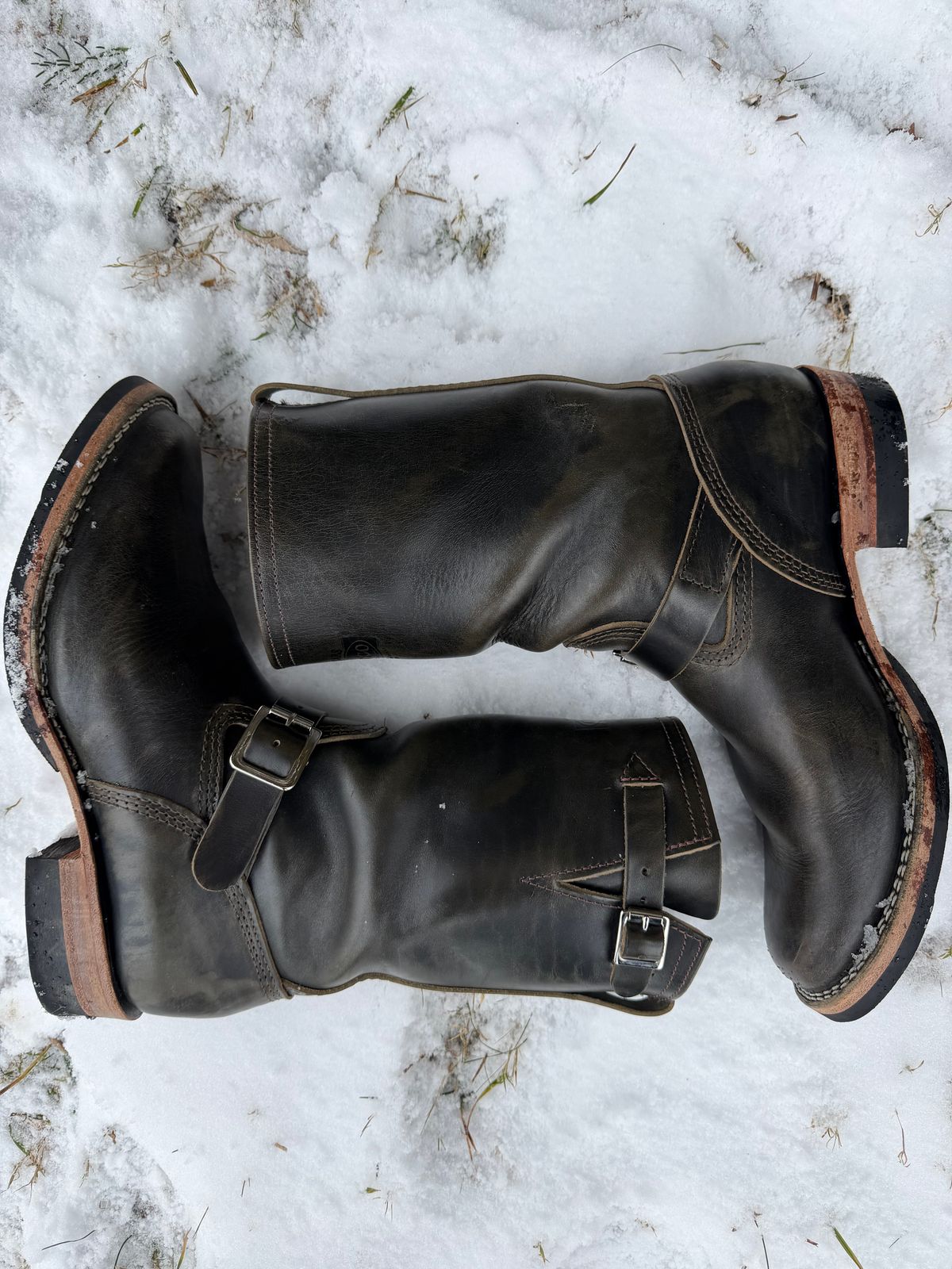 Photo by blackandbrownblues on January 3, 2026 of the Wesco Mister Lou in Maryam Petrolio Waxed Black Horsehide.