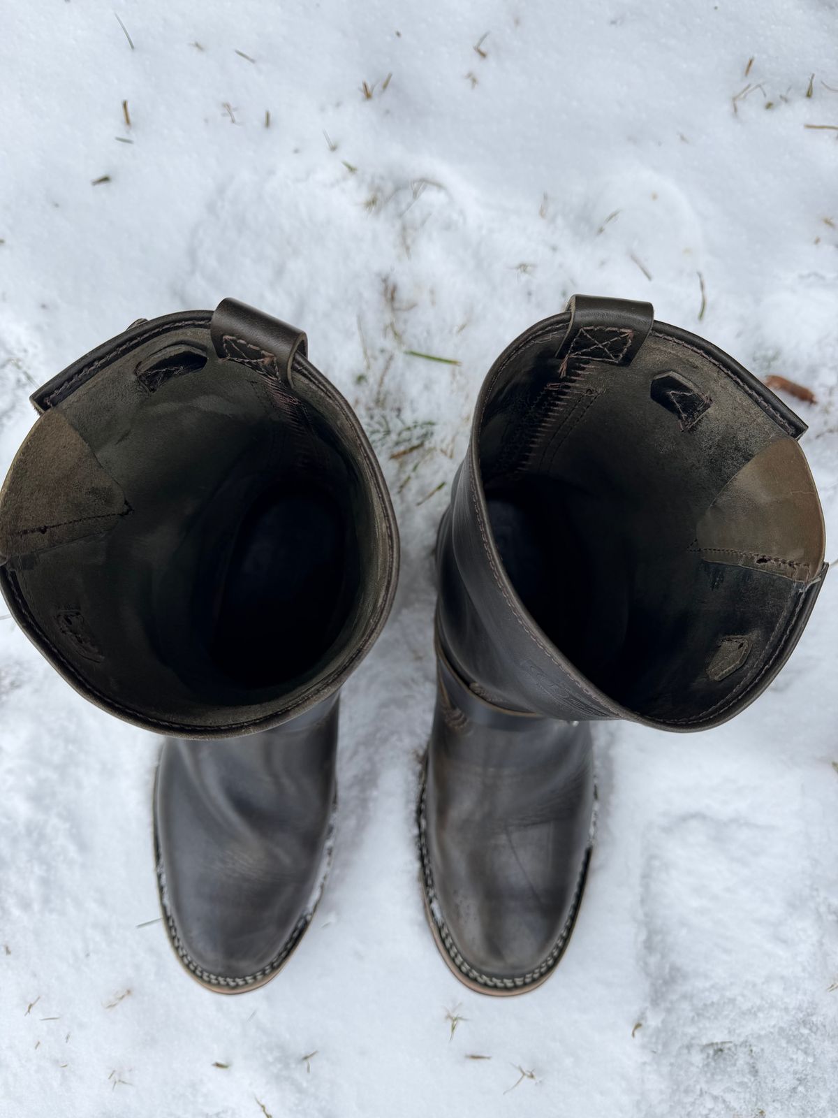 Photo by blackandbrownblues on January 3, 2026 of the Wesco Mister Lou in Maryam Petrolio Waxed Black Horsehide.