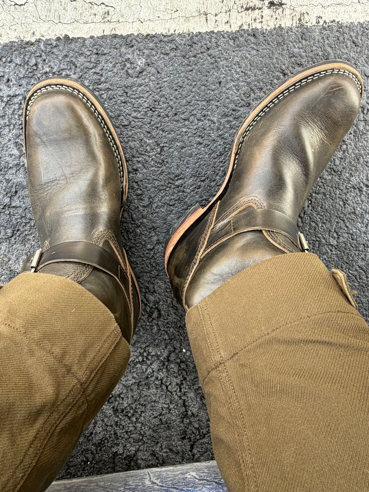 Photo by blackandbrownblues on January 22, 2026 of the Wesco Mister Lou in Maryam Petrolio Waxed Black Horsehide.