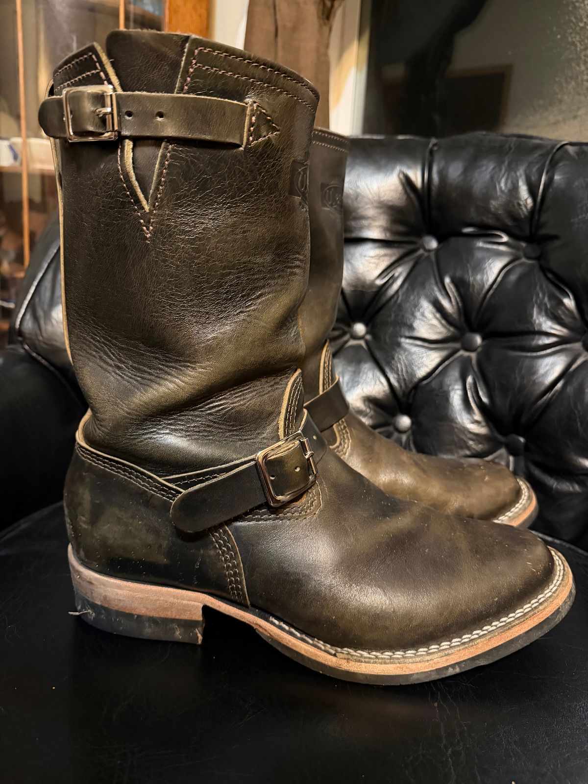 Photo by blackandbrownblues on March 6, 2026 of the Wesco Mister Lou in Maryam Petrolio Waxed Black Horsehide.