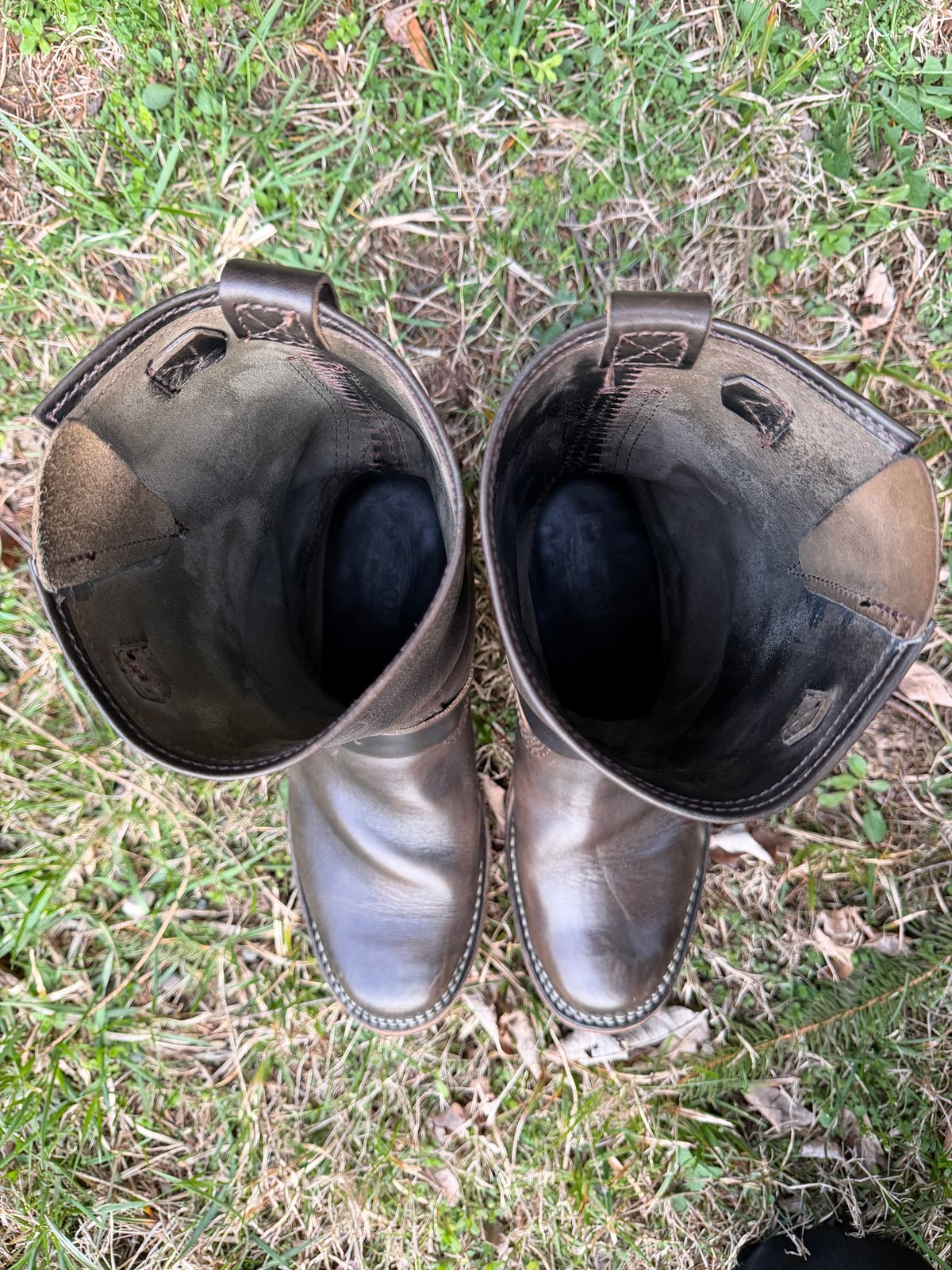Photo by blackandbrownblues on April 2, 2026 of the Wesco Mister Lou in Maryam Petrolio Waxed Black Horsehide.