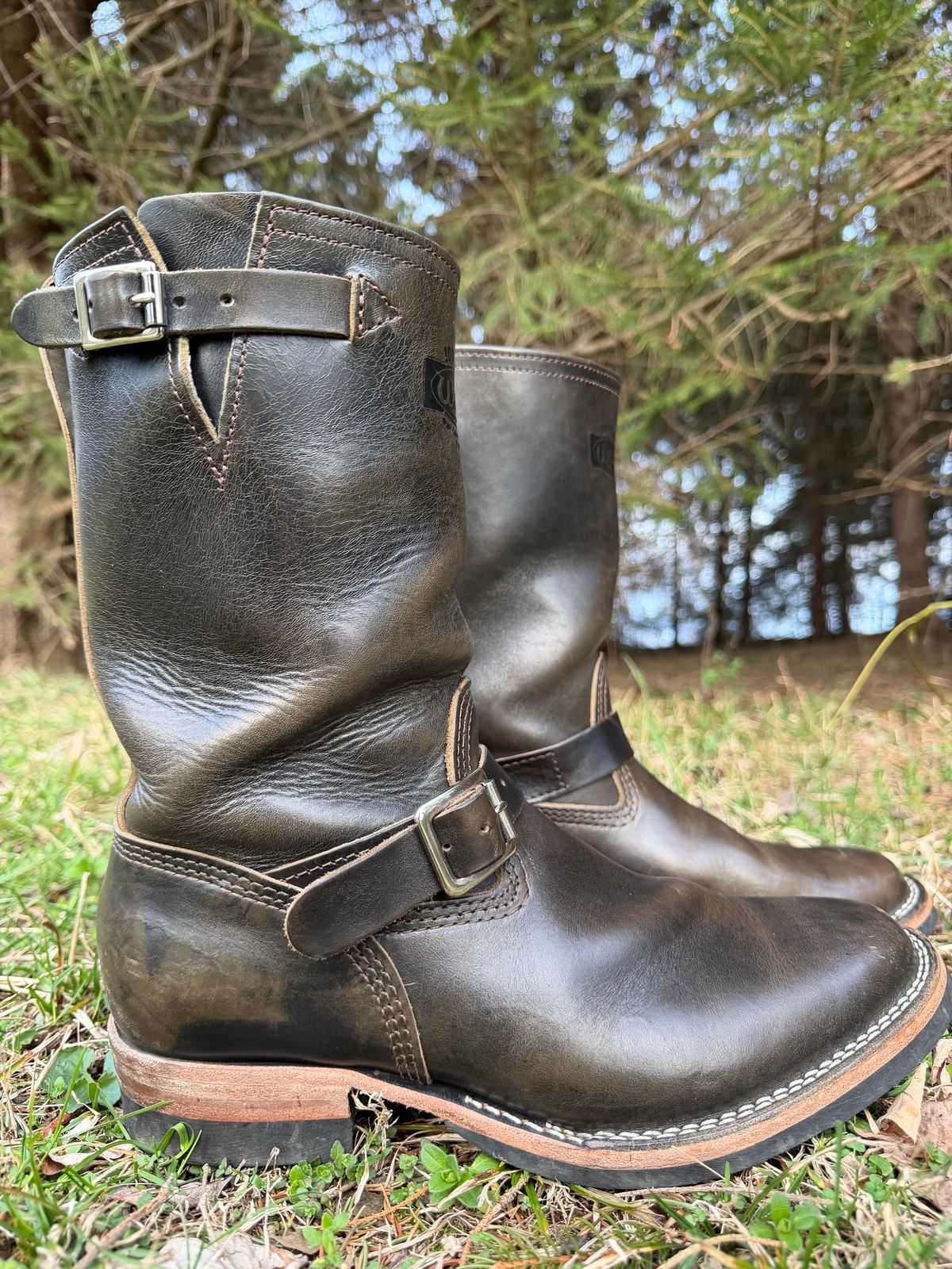 Photo by blackandbrownblues on April 2, 2026 of the Wesco Mister Lou in Maryam Petrolio Waxed Black Horsehide.
