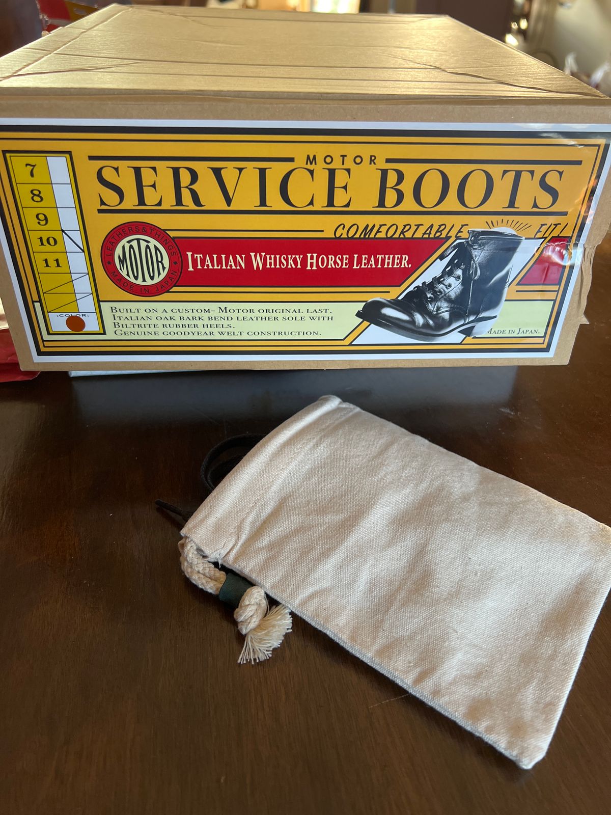 Photo by blackandbrownblues on April 20, 2023 of the Motor Service Boots in Whiskey Italian Horsebutt.