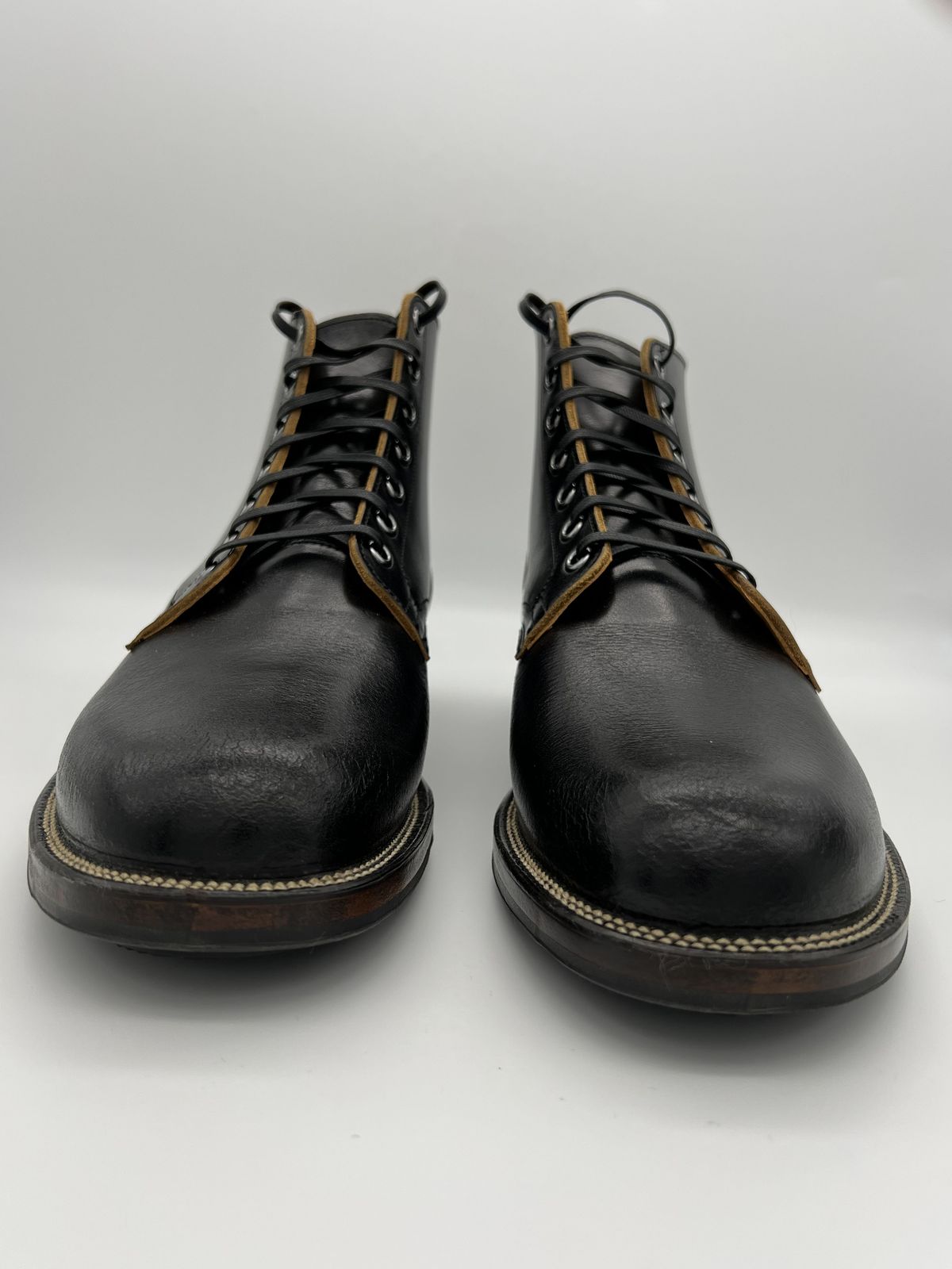 Photo by blackandbrownblues on October 1, 2021 of the Viberg Service Boot in Shinki Black Oiled Horsebutt.