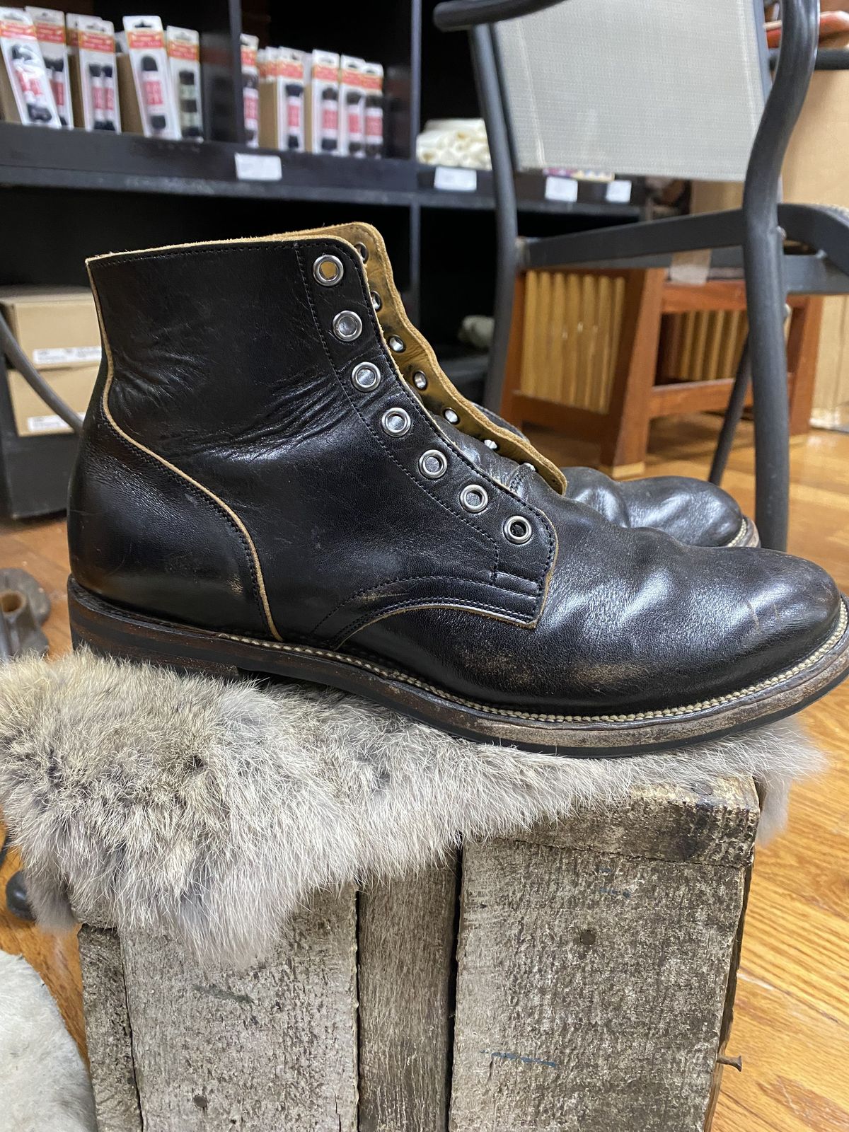 Photo by blackandbrownblues on January 5, 2022 of the Viberg Service Boot in Shinki Black Oiled Horsebutt.