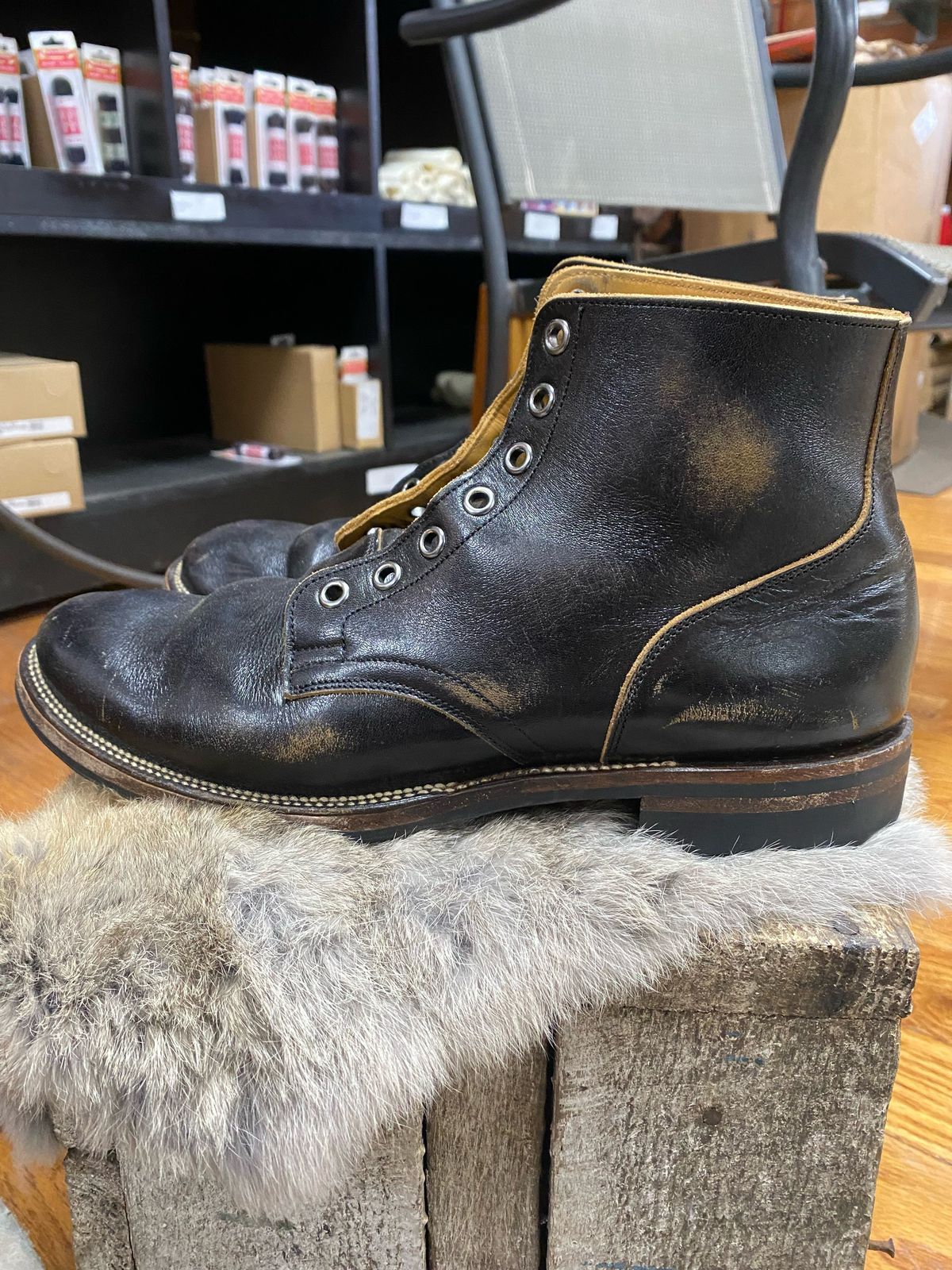 Photo by blackandbrownblues on January 5, 2022 of the Viberg Service Boot in Shinki Black Oiled Horsebutt.