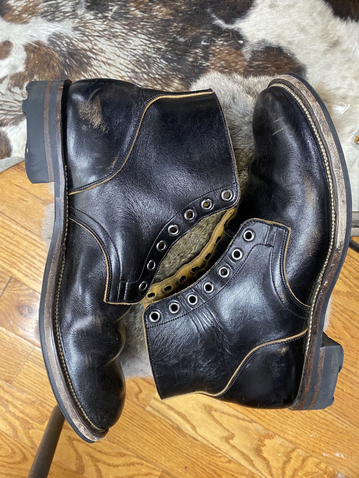 Photo by blackandbrownblues on January 5, 2022 of the Viberg Service Boot in Shinki Black Oiled Horsebutt.