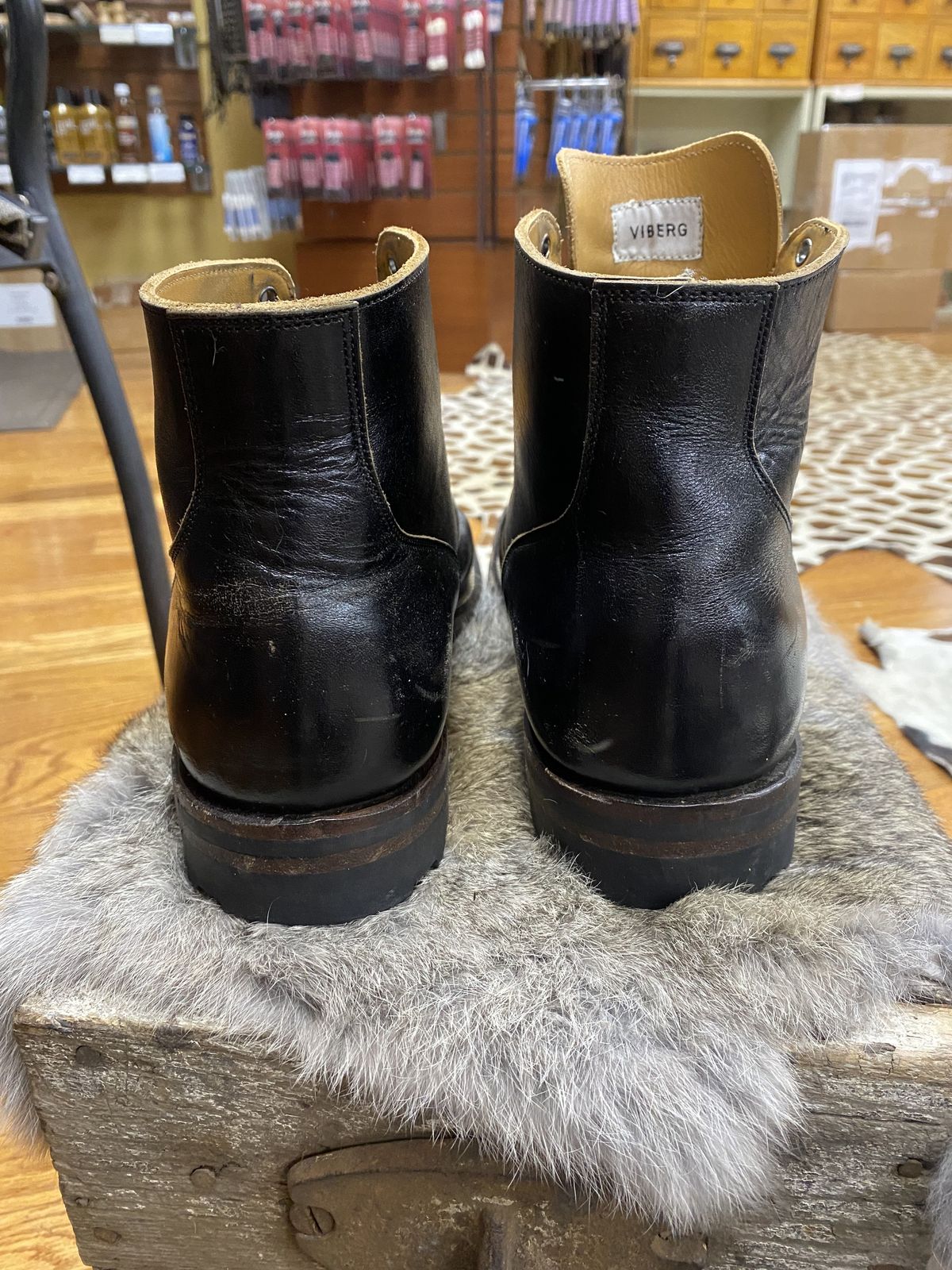 Photo by blackandbrownblues on February 5, 2022 of the Viberg Service Boot in Shinki Black Oiled Horsebutt.