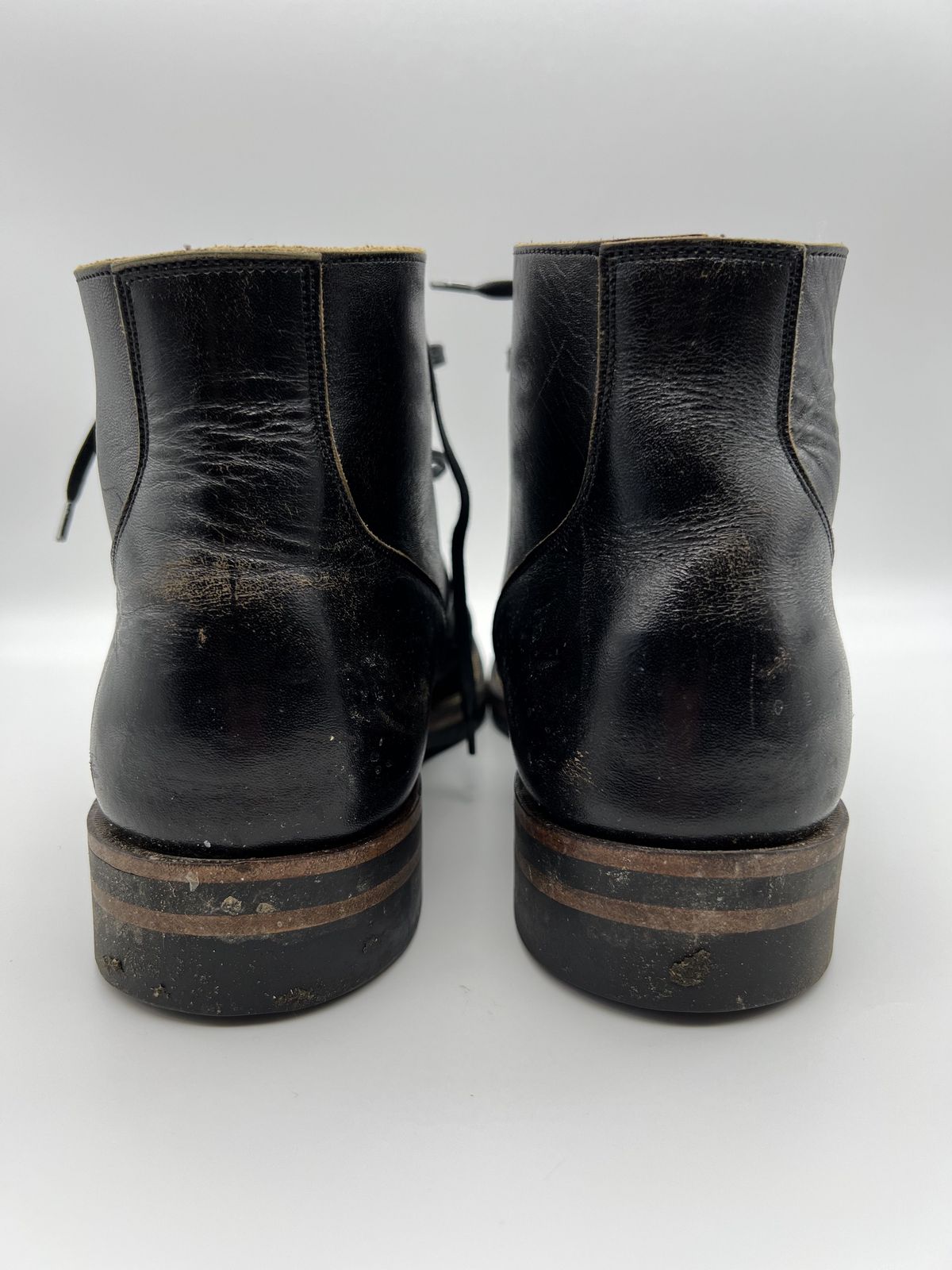 Photo by blackandbrownblues on March 5, 2022 of the Viberg Service Boot in Shinki Black Oiled Horsebutt.