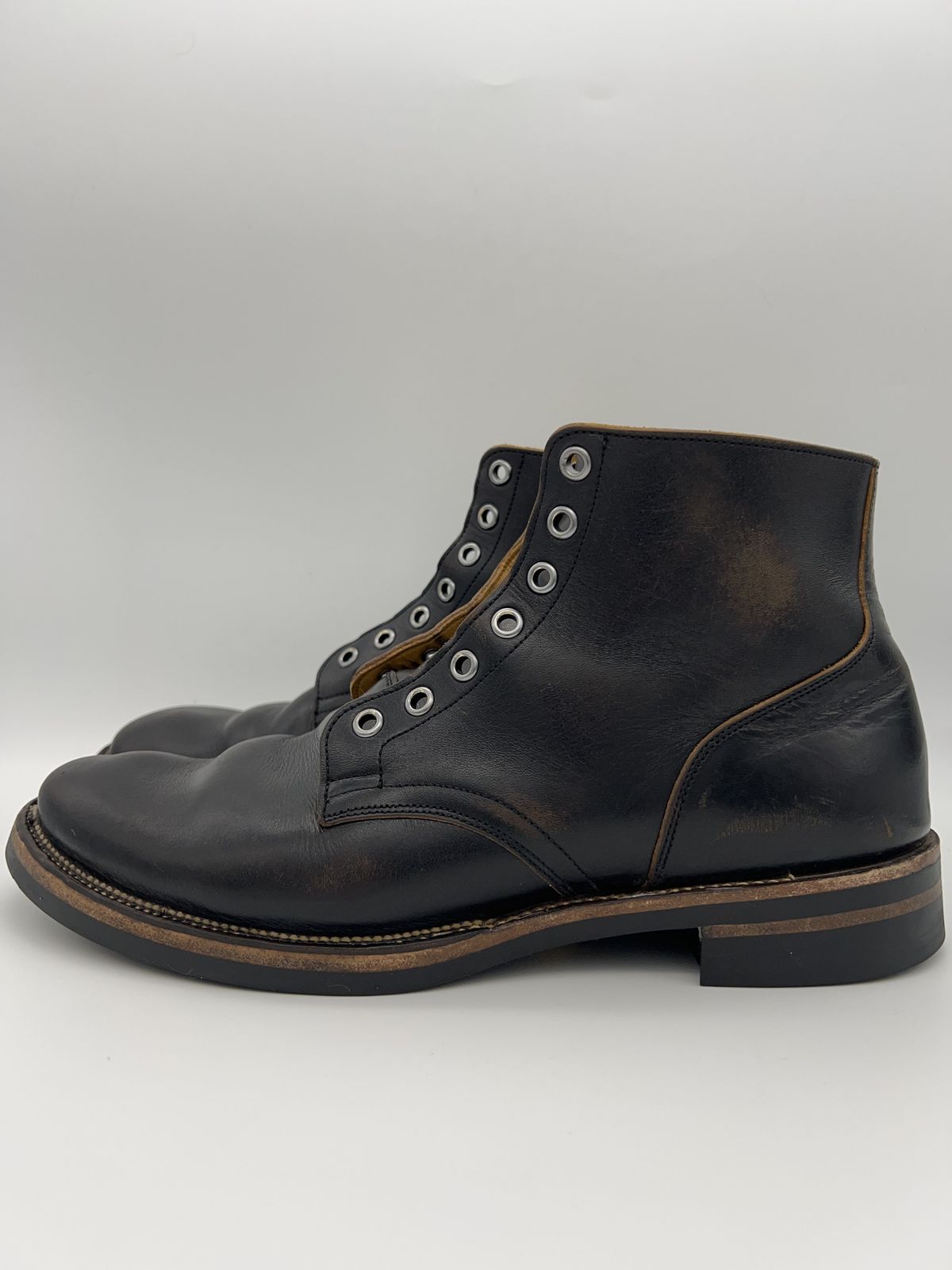 Photo by blackandbrownblues on April 5, 2022 of the Viberg Service Boot in Shinki Black Oiled Horsebutt.