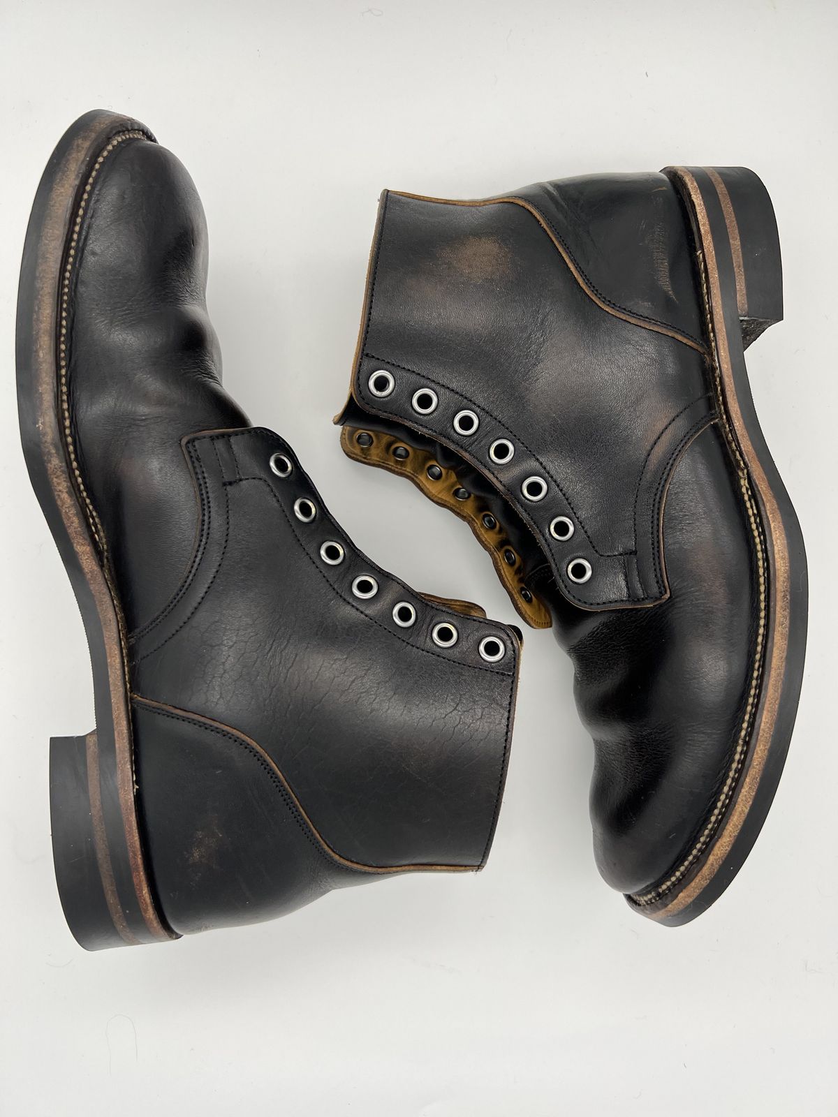 Photo by blackandbrownblues on April 5, 2022 of the Viberg Service Boot in Shinki Black Oiled Horsebutt.