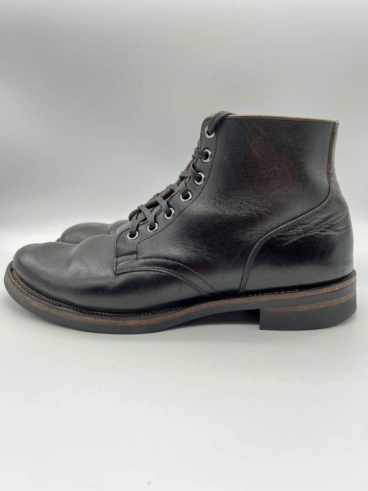 Photo by blackandbrownblues on May 6, 2022 of the Viberg Service Boot in Shinki Black Oiled Horsebutt.