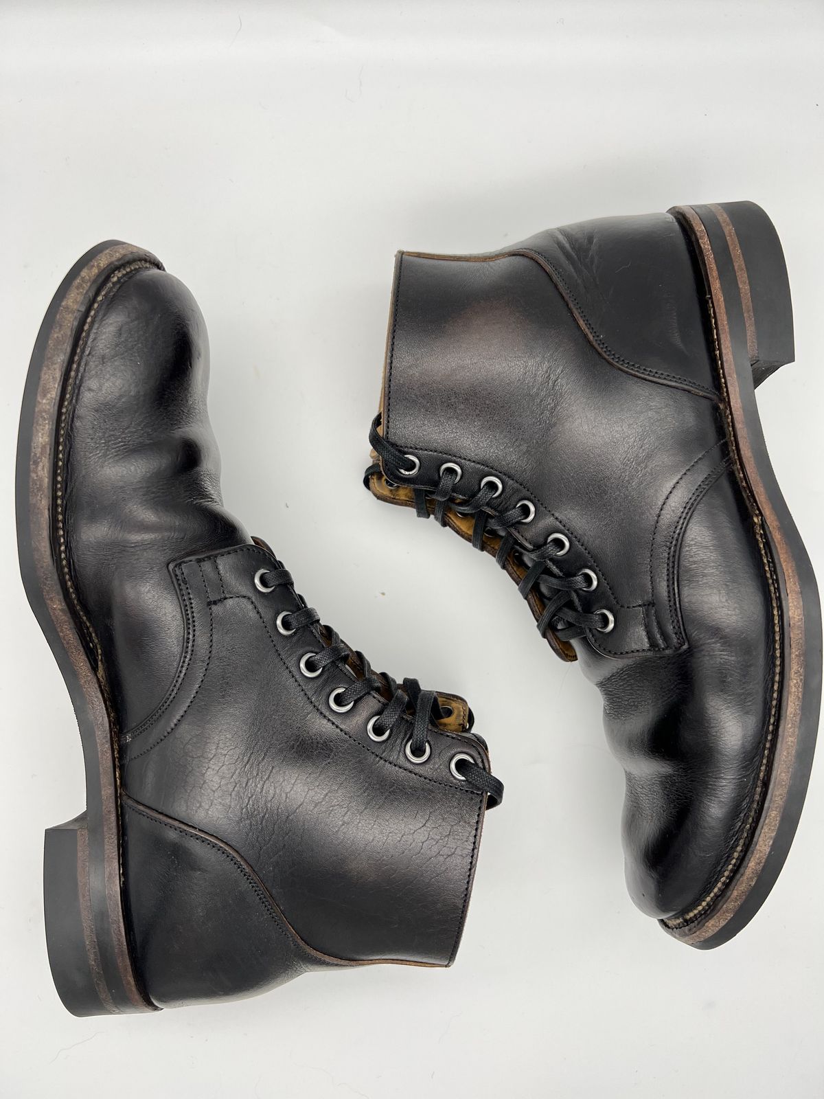 Photo by blackandbrownblues on May 6, 2022 of the Viberg Service Boot in Shinki Black Oiled Horsebutt.