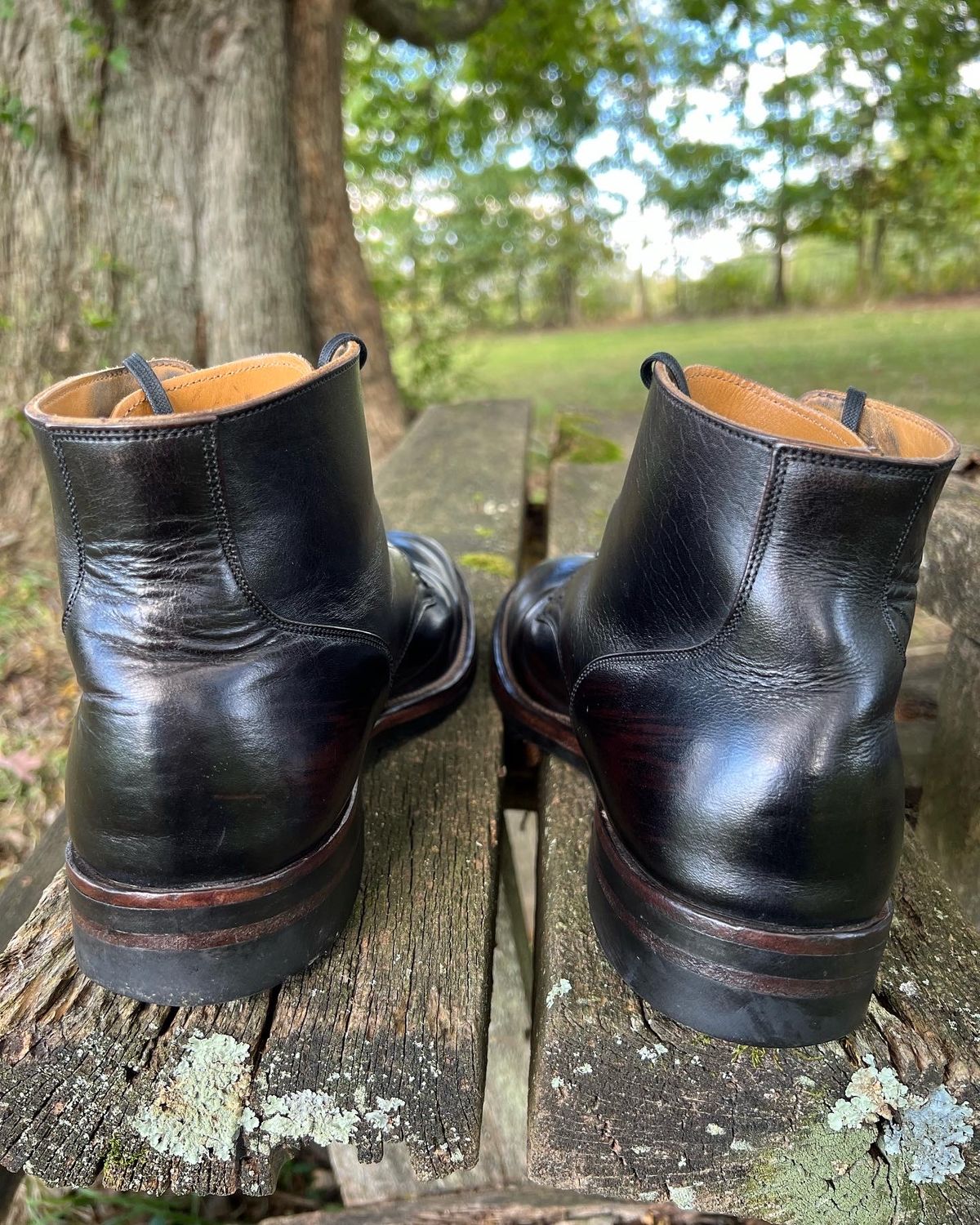 Photo by blackandbrownblues on September 27, 2022 of the Viberg Service Boot in Shinki Black Oiled Horsebutt.