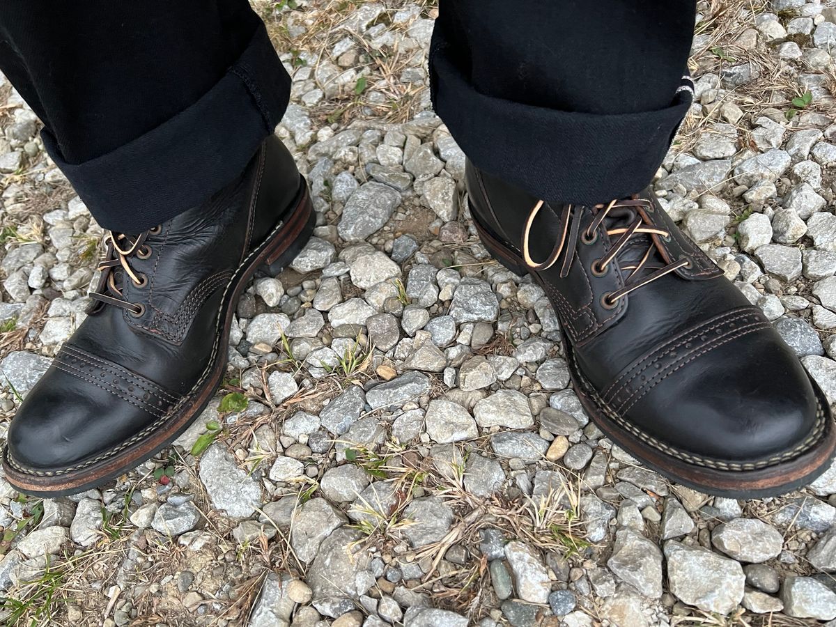 Photo by blackandbrownblues on November 4, 2024 of the Wesco x S&S Axe Breaker in Horween Black Chromexcel Horsehide.