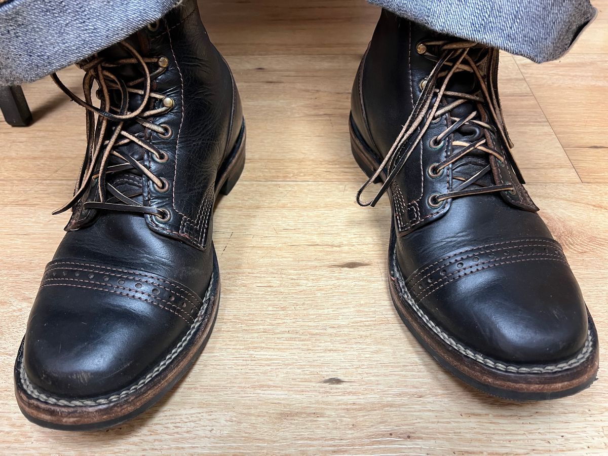 Photo by blackandbrownblues on June 10, 2025 of the Wesco x S&S Axe Breaker in Horween Black Chromexcel Horsehide.