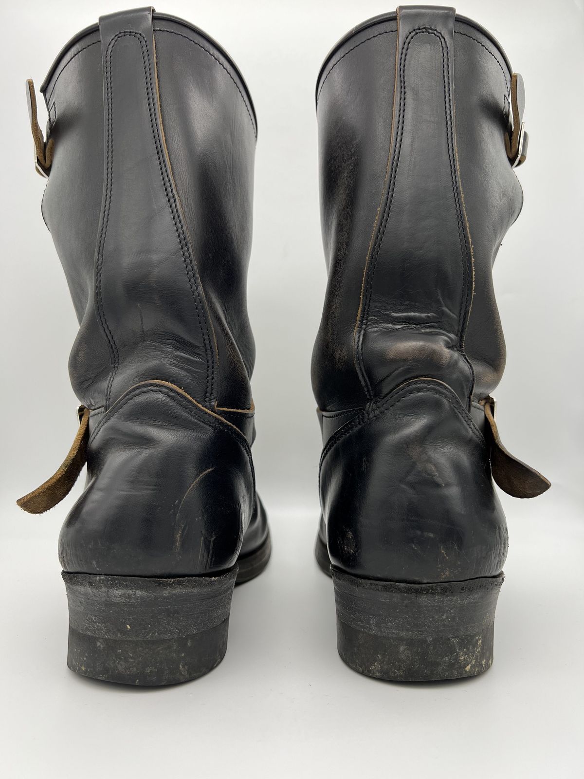 Photo by blackandbrownblues on November 2, 2021 of the Attractions BILTBUCK Engineer Boots in Black Italian Horsebutt.
