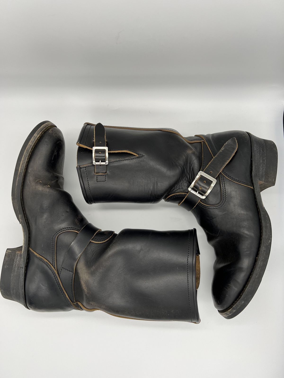 Photo by blackandbrownblues on November 2, 2021 of the Attractions BILTBUCK Engineer Boots in Black Italian Horsebutt.