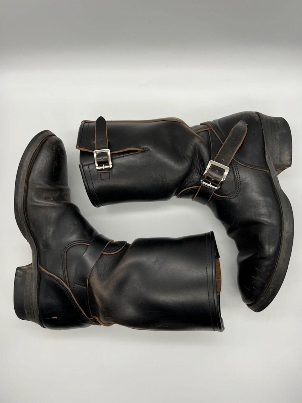 Photo by blackandbrownblues on January 4, 2022 of the Attractions BILTBUCK Engineer Boots in Black Italian Horsebutt.