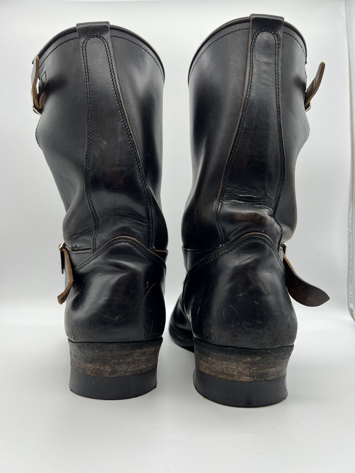 Photo by blackandbrownblues on February 4, 2022 of the Attractions BILTBUCK Engineer Boots in Black Italian Horsebutt.